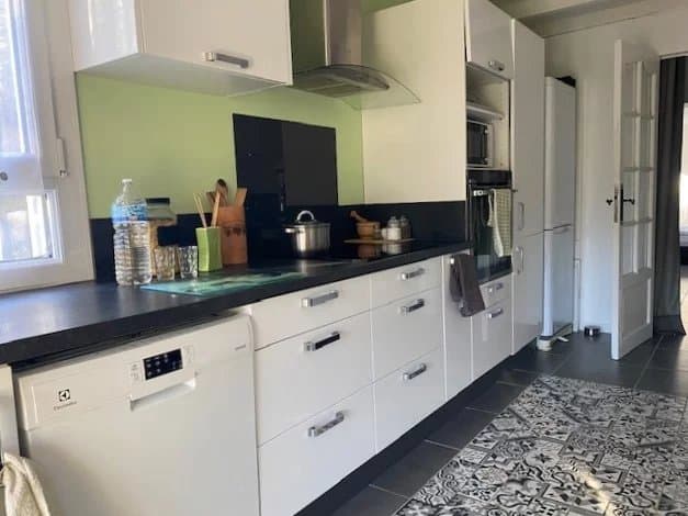 REGUSSE (VAR) - Maison de plain-pied sur 1800 m² de terrain - Photo 4