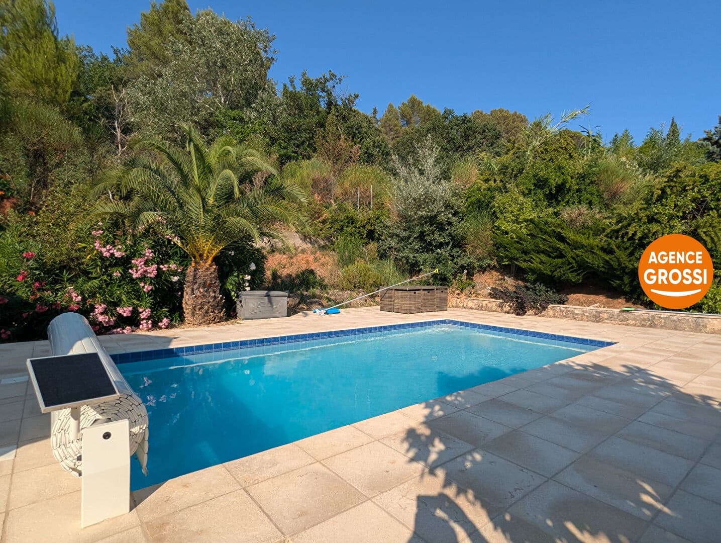 VILLECROZE - Maison de plain-pied avec piscine et vue dégagée - Photo 2