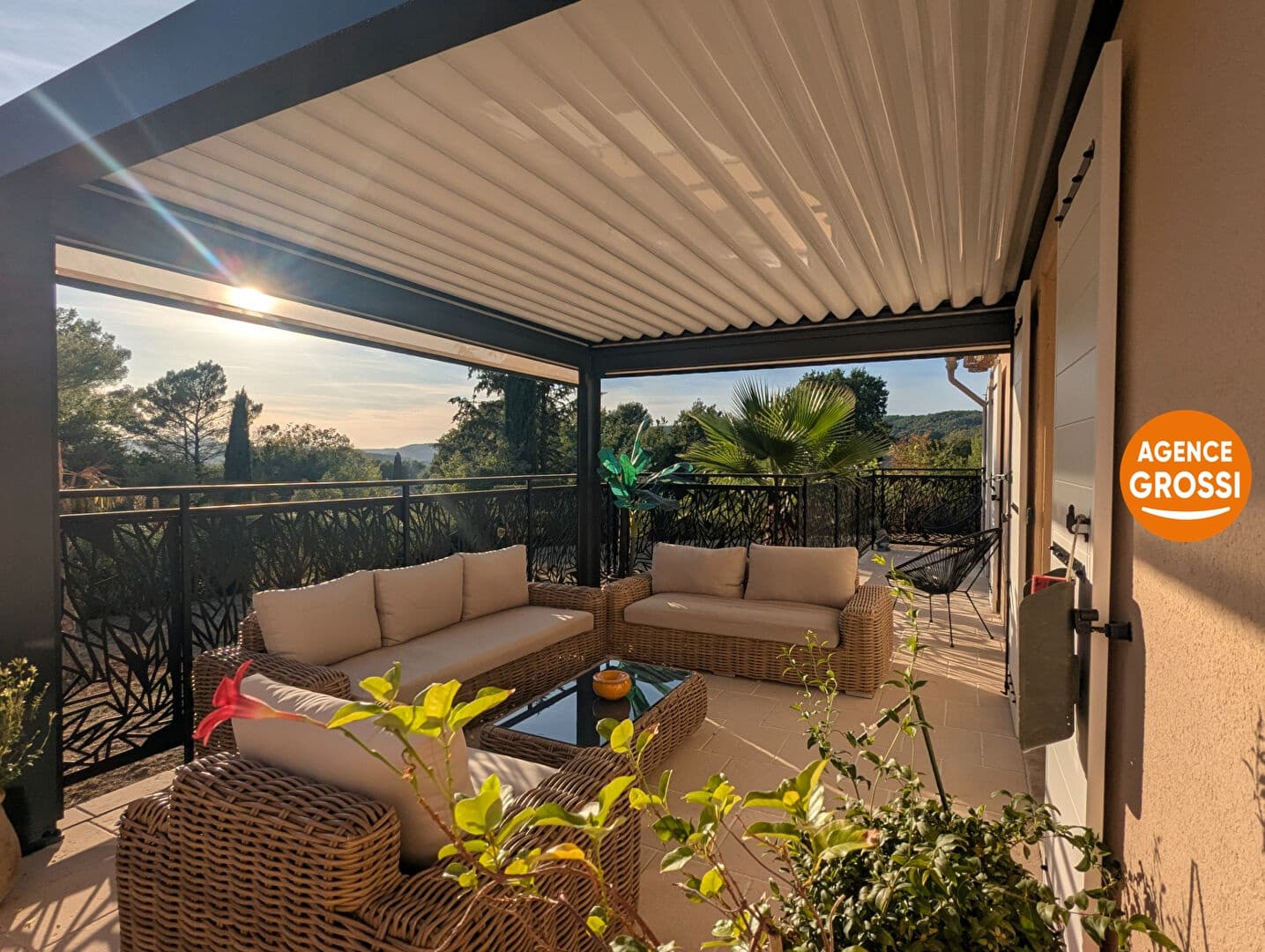 VILLECROZE - Maison de plain-pied avec piscine et vue dégagée - Photo 5