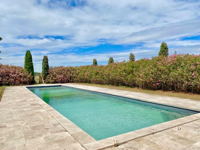 Magnifique appartement dans château au Nord d'Aix en Provence - Photo 2