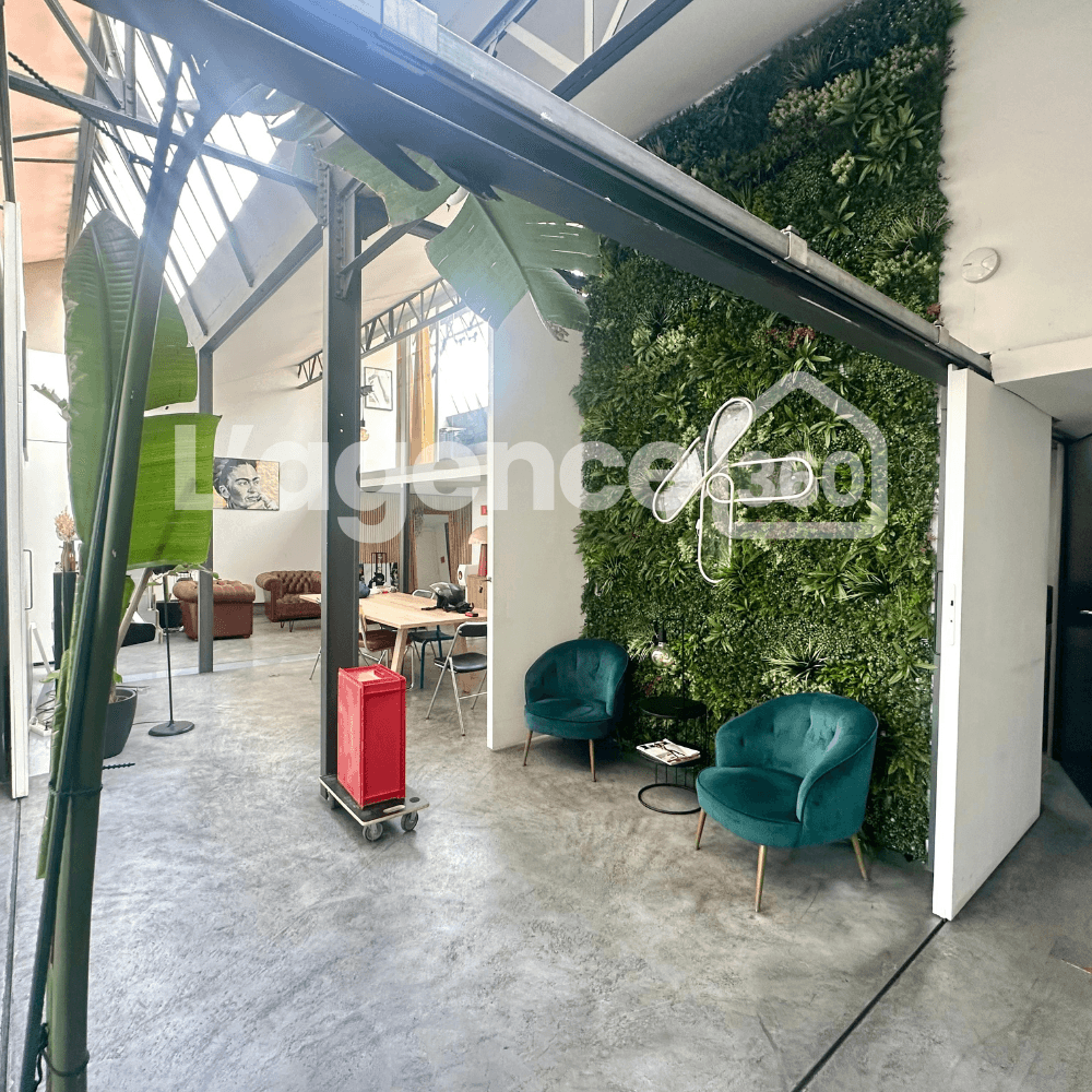 À louer - Atelier / Bureaux atypiques esprit loft - 228 m² - Photo 3