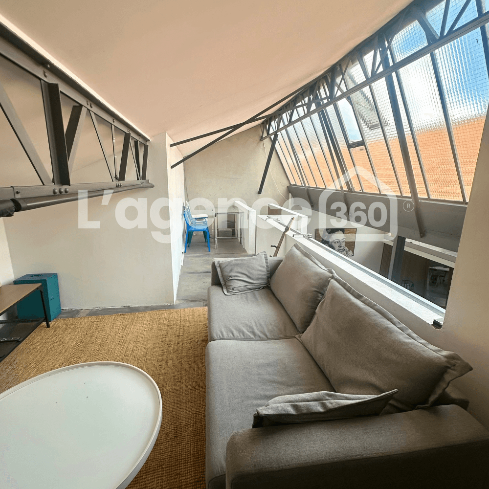 À louer - Atelier / Bureaux atypiques esprit loft - 228 m² - Photo 8