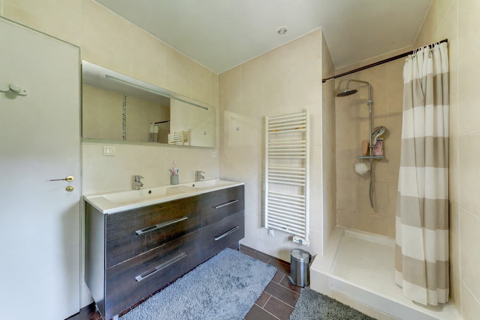 Appartement duplex dans bâtisse ancienne avec parc et piscine - Photo 8