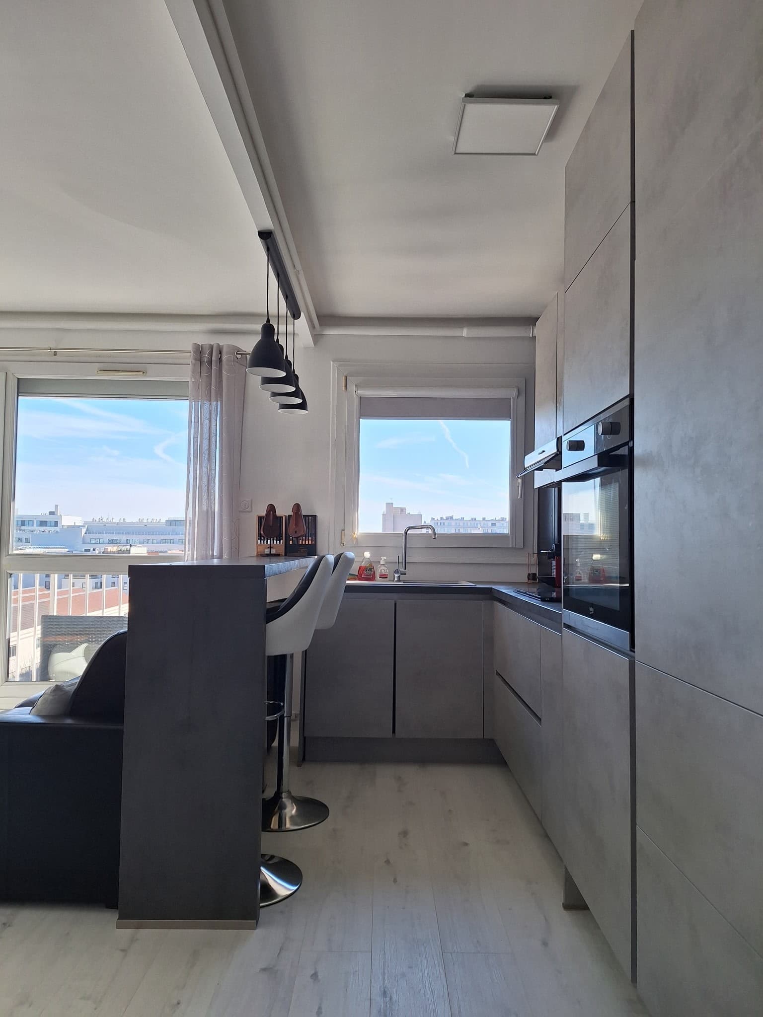 2 pièces lumineux avec balcon-Dernier étage, vue dégagée-parking - Photo 3