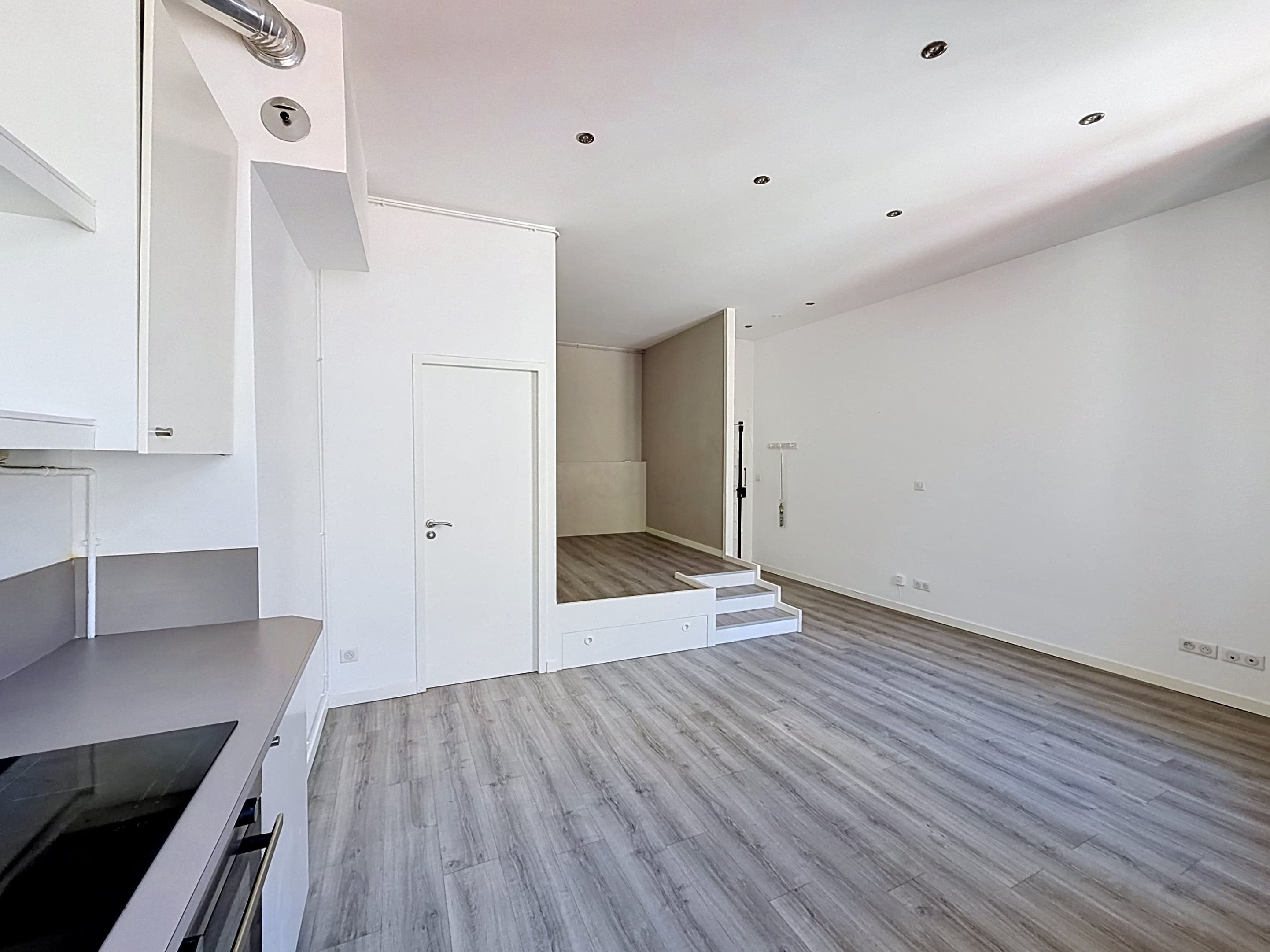 Studio lumineux, dernier étage, Vieux-Lyon- Saint Georges - Photo 4