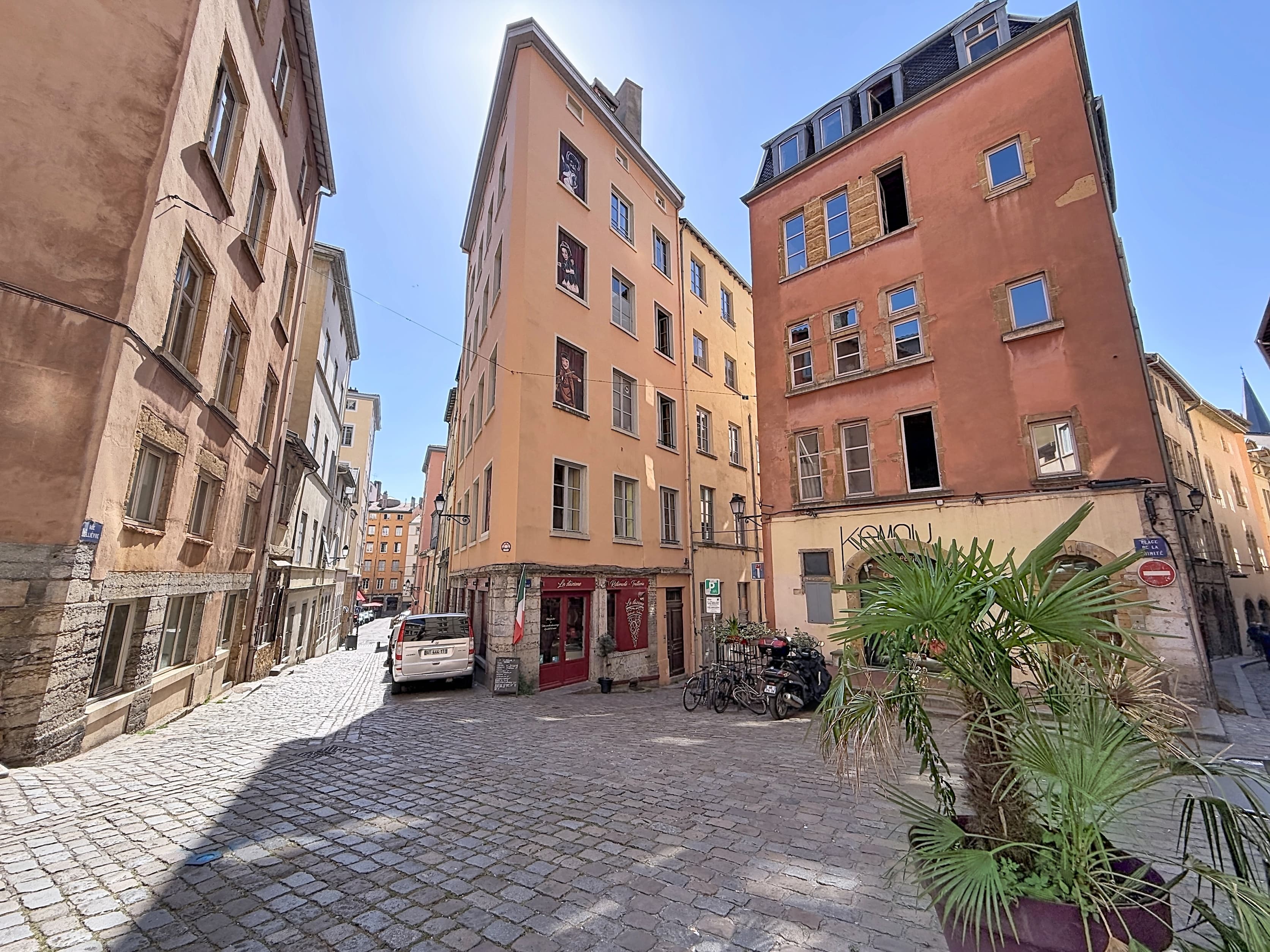 Studio lumineux, dernier étage, Vieux-Lyon- Saint Georges - Photo 9