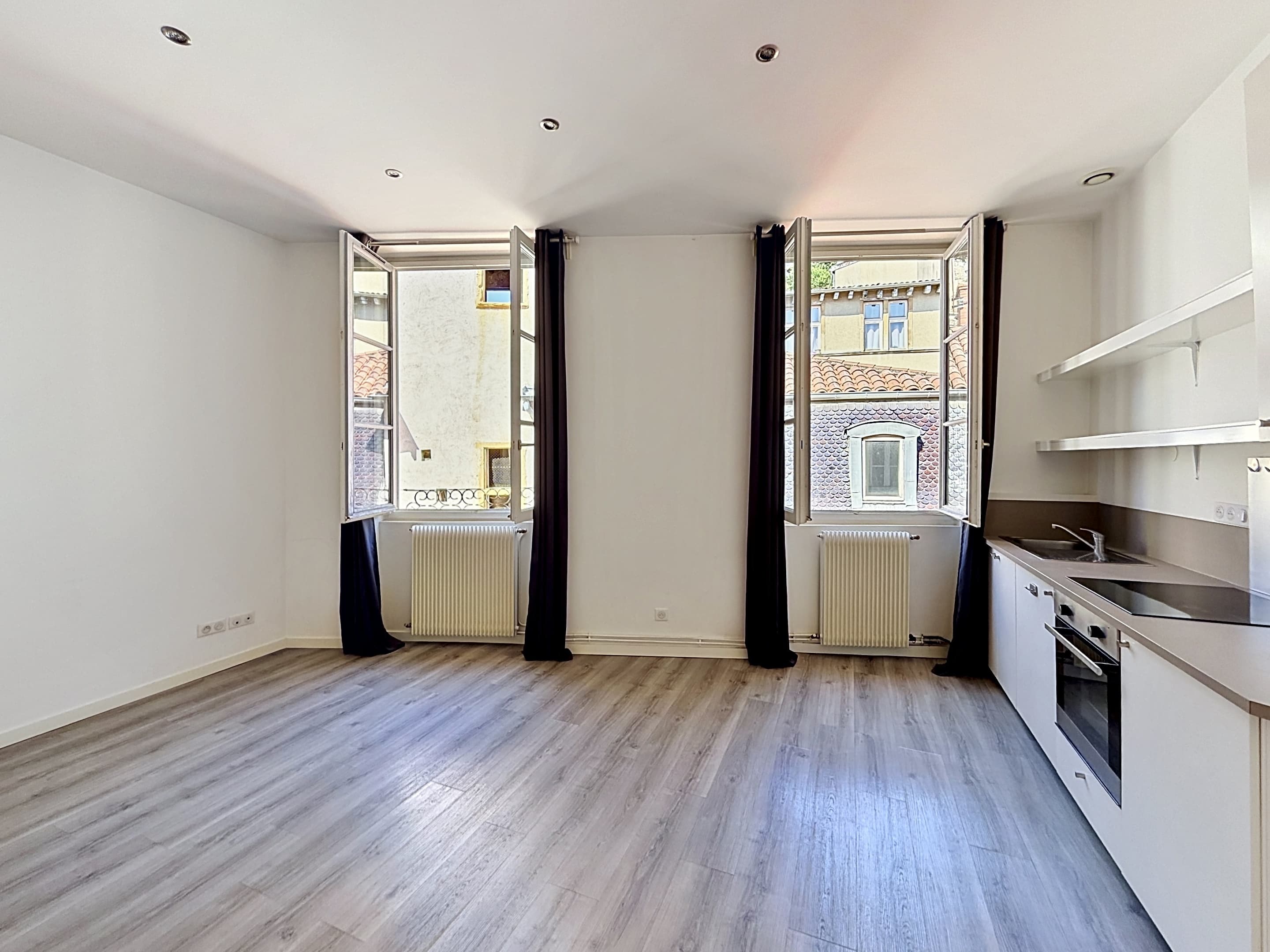 Studio lumineux, dernier étage, Vieux-Lyon- Saint Georges - Photo 5