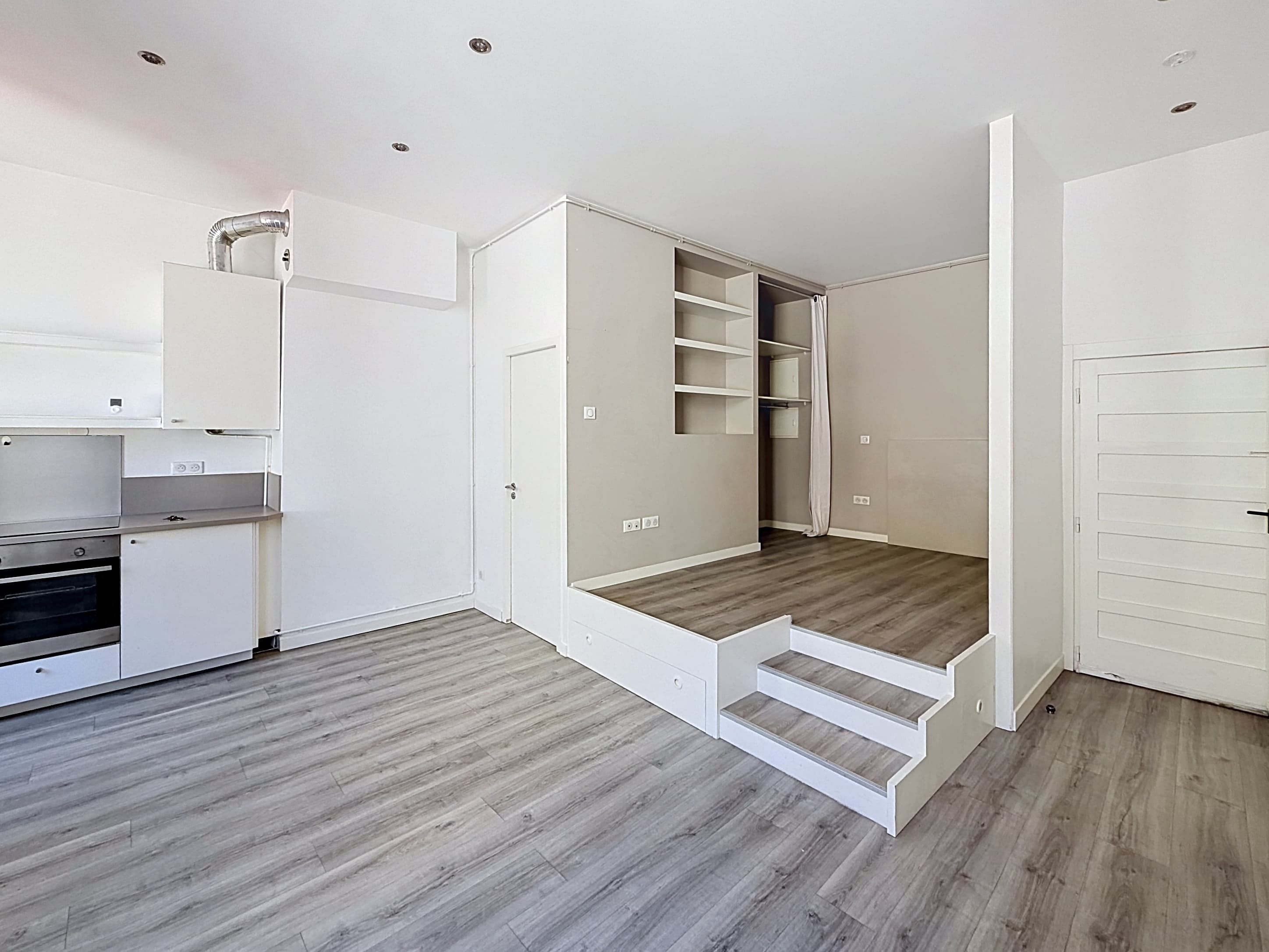 Studio lumineux, dernier étage, Vieux-Lyon- Saint Georges - Photo 3