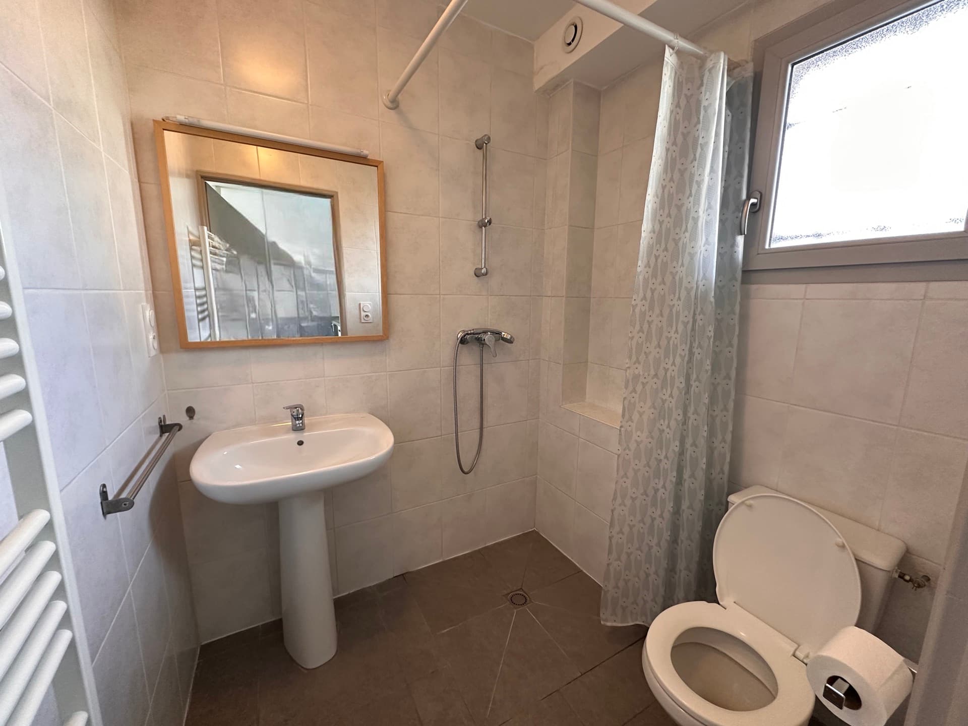 Appartement T2 meublé avec balcon et parking La Motte-Servolex - Photo 7