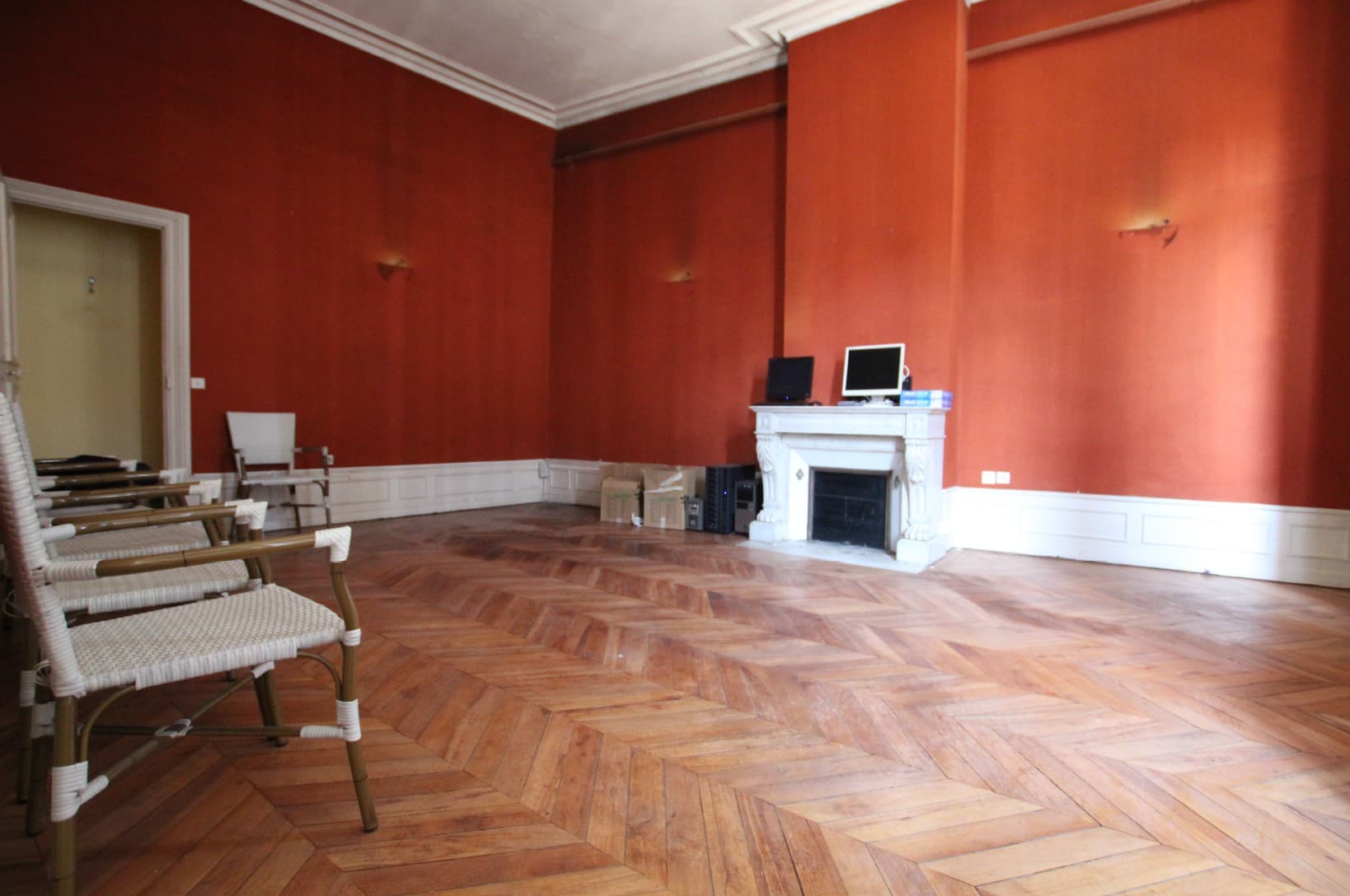 Bureaux 170 m² 950 € HC Hôtel Particulier RIOM XVIIIème siècle - Photo 4