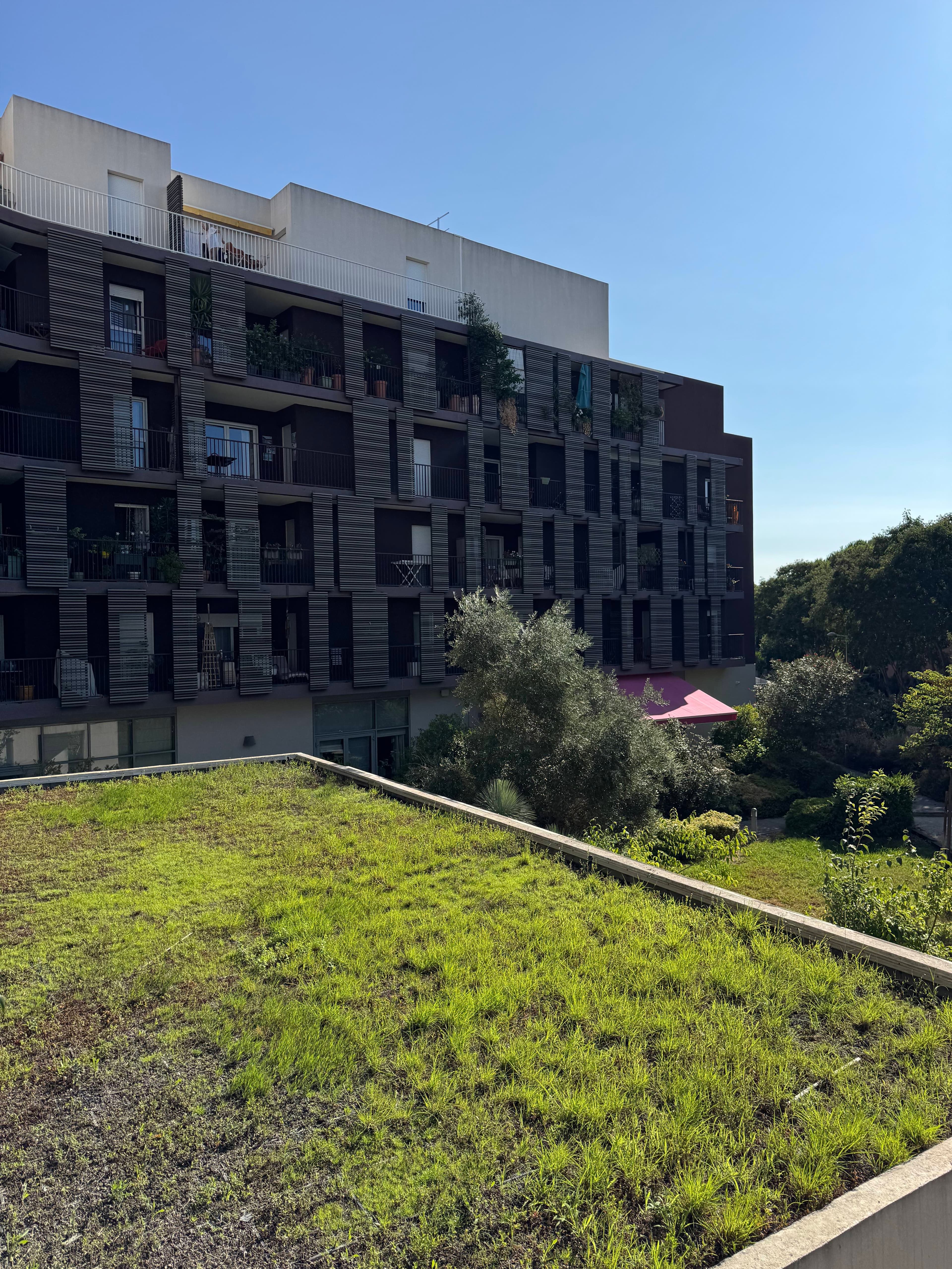 Appartement type 3 + 1 parking en sous sol - résidence séniors