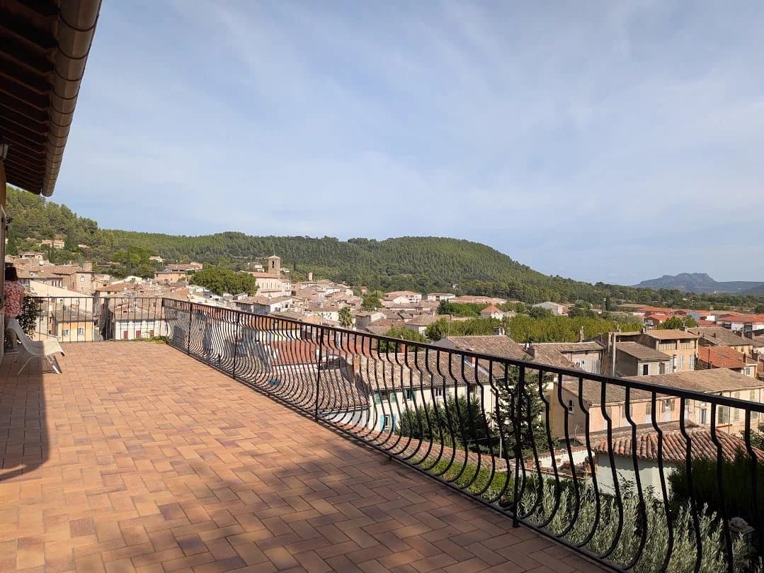 LES ARCS (83)-MAISON DE VILLE T4 A RENOVER - 4000 m² de terrain