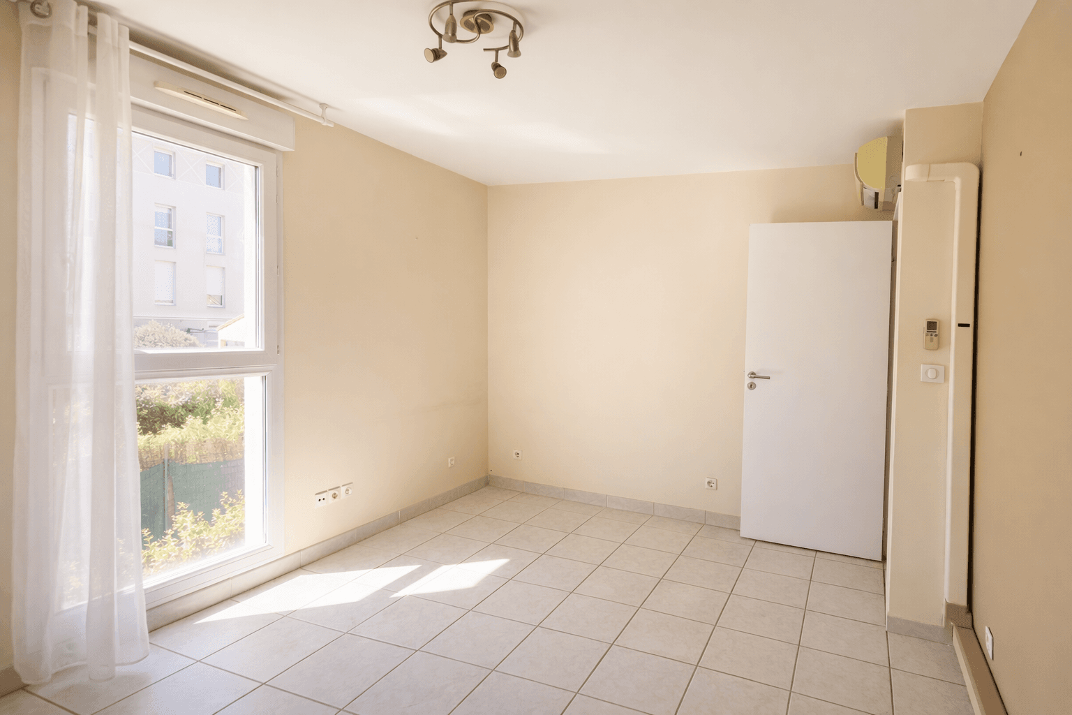 Appartement 3 pièces avec grande Loggia et cuisine d'été - Photo 5