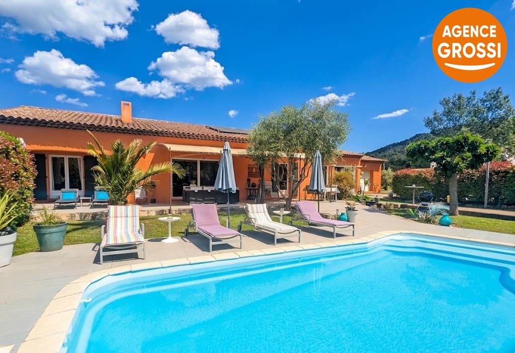 SALERNES, villa de plain-pied au calme, garage, piscine.