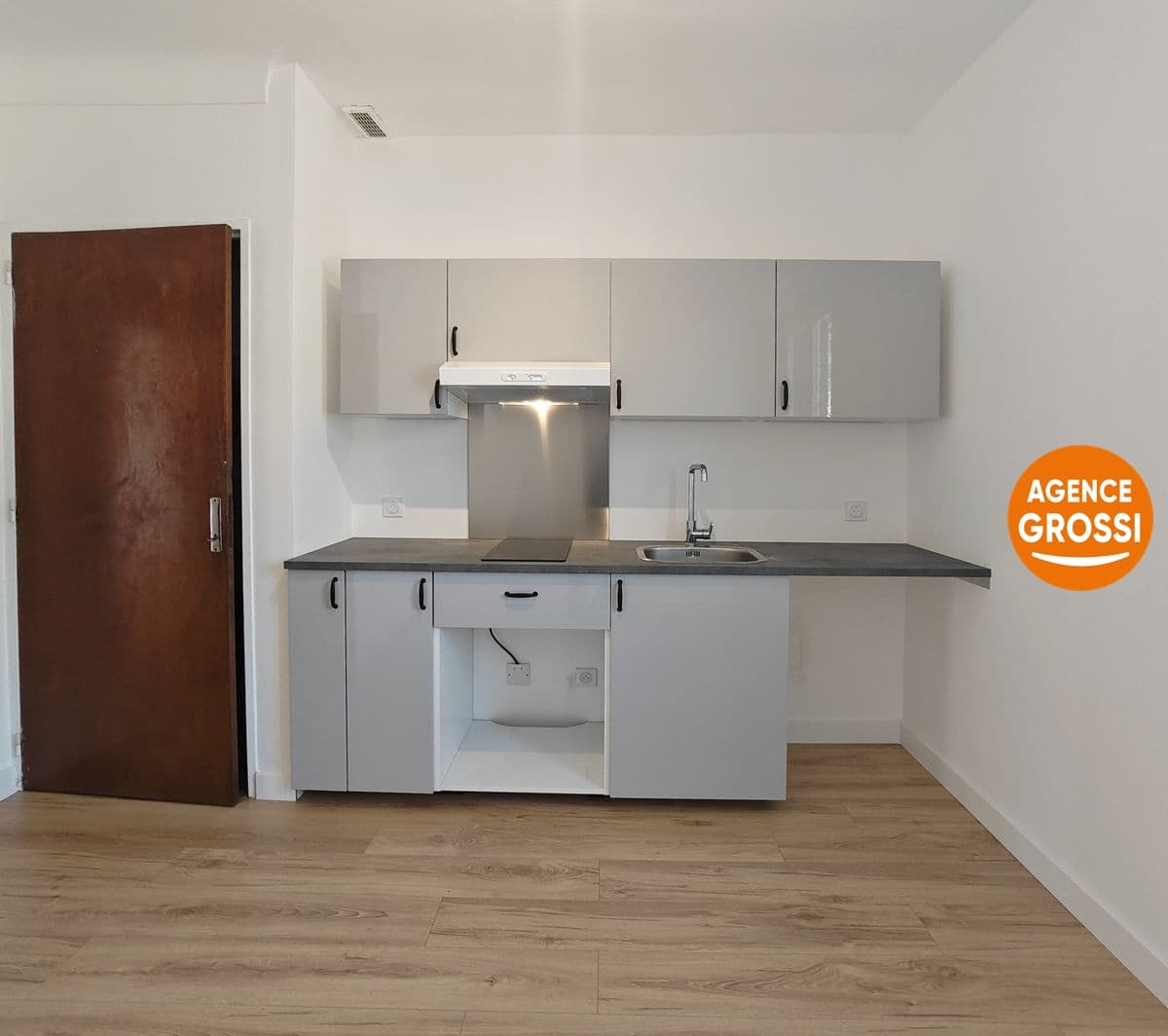 SALERNES appartement rénové, 2 pièces de 53.50 m² avec terrasse. - Photo 2