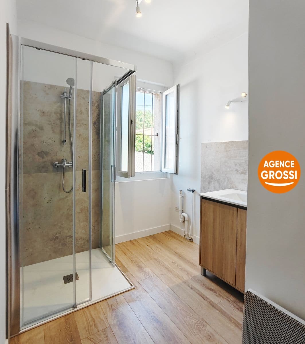 SALERNES appartement rénové, 2 pièces de 53.50 m² avec terrasse. - Photo 3