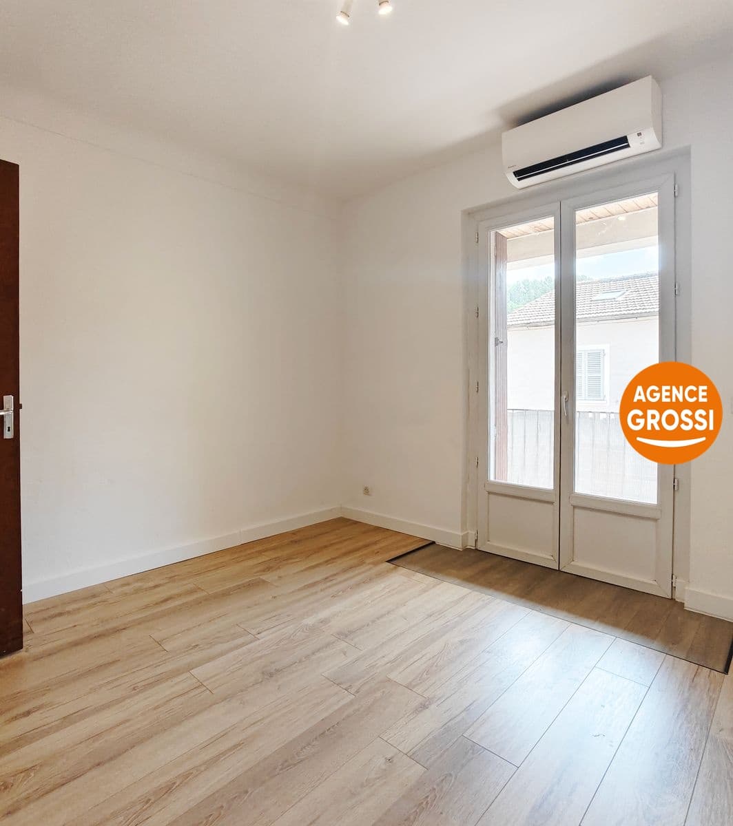 SALERNES appartement rénové, 2 pièces de 53.50 m² avec terrasse. - Photo 5