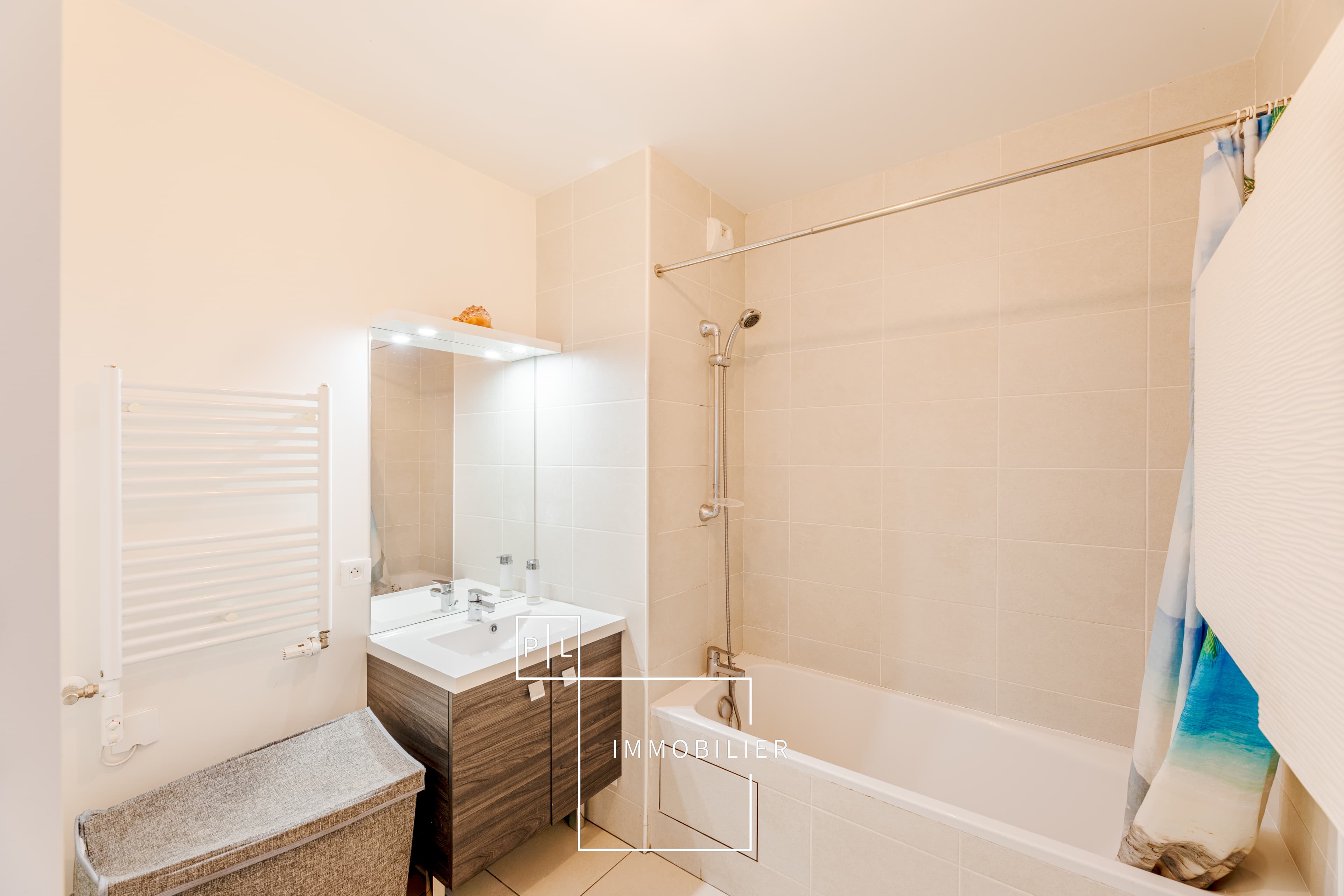 Dernier étage avec vue - 61m² + balcon + parking - 414 000 € FAI - Photo 9