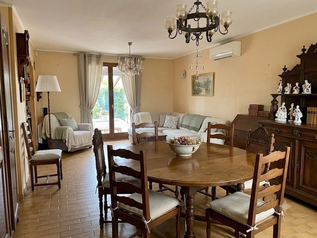 LE MUY - Villa jumelée sur un côté à rénover - vue imprenable - Photo 6