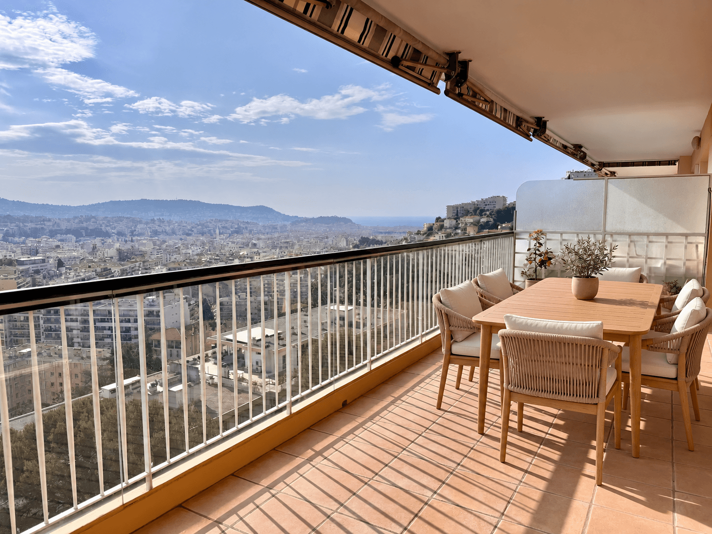 GRAND 4 PIECES AVEC TERRASSE - NICE CESSOLE - Photo 3