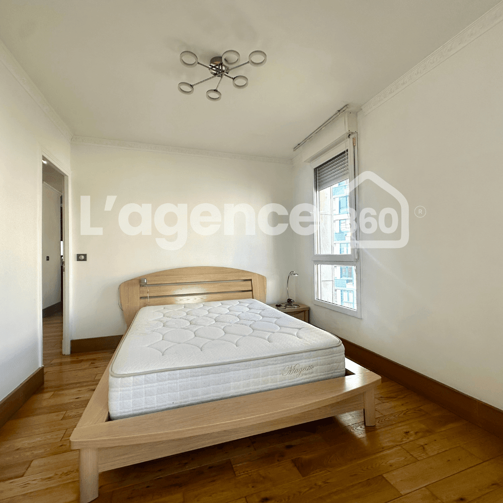 Appartement, 3 pièces, balcon, parking - Courbevoie - Photo 2