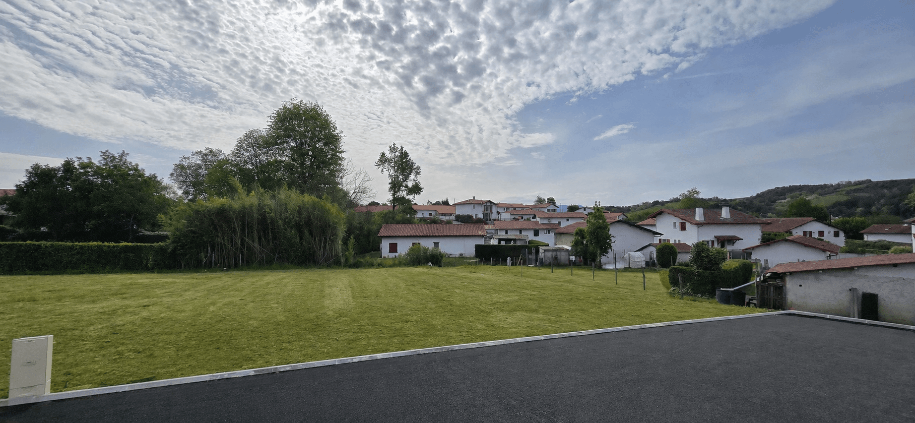 Terrain plat sans nuisance, viabilisé et proche d'Ascain