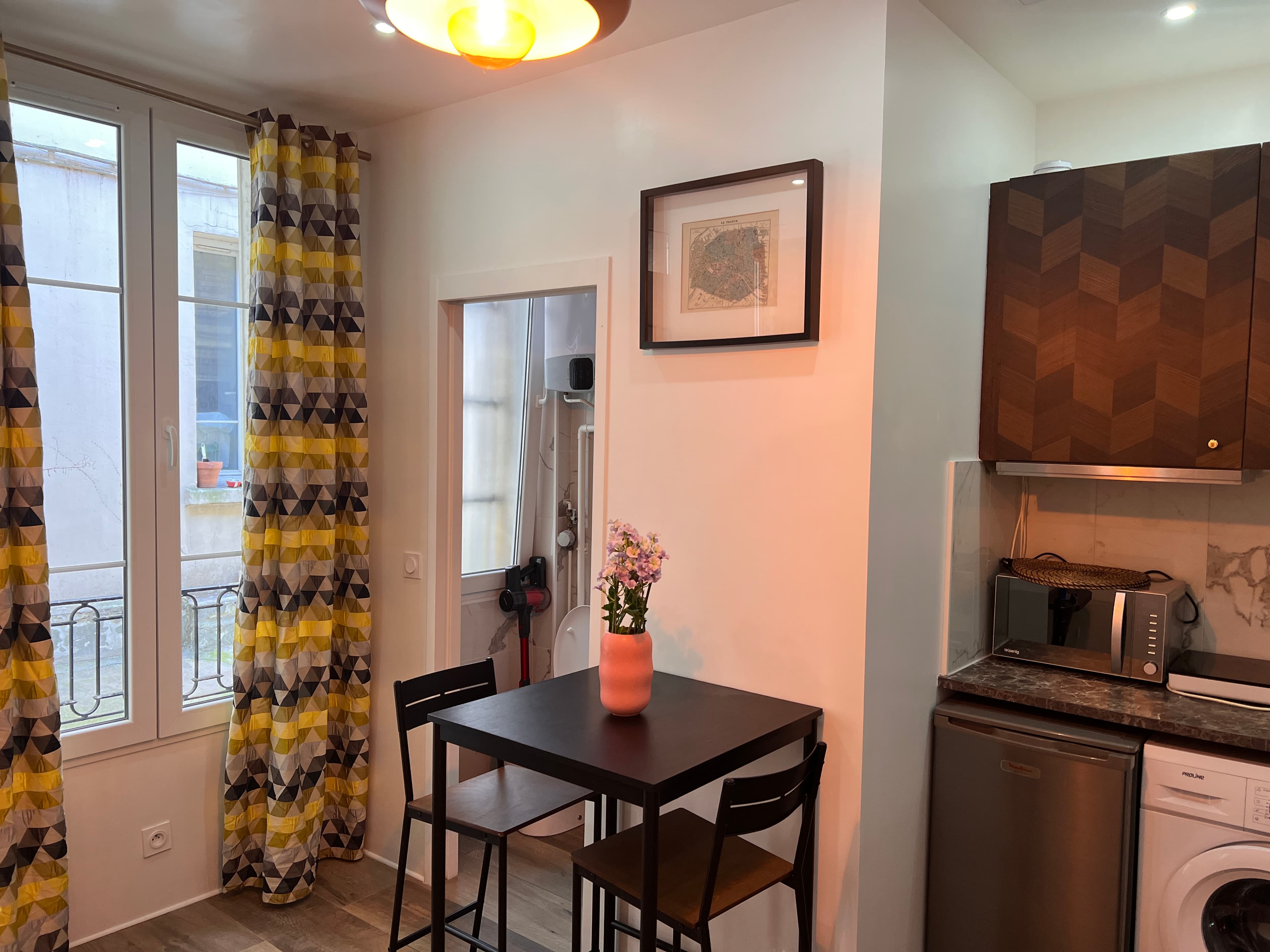 Studio refait a neuf 13,17 m2 Metro Gambetta