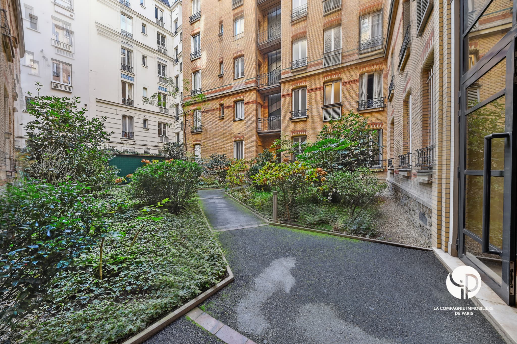 Location vide - 2 pièces - 49m2 - Paris 17 - Photo 7
