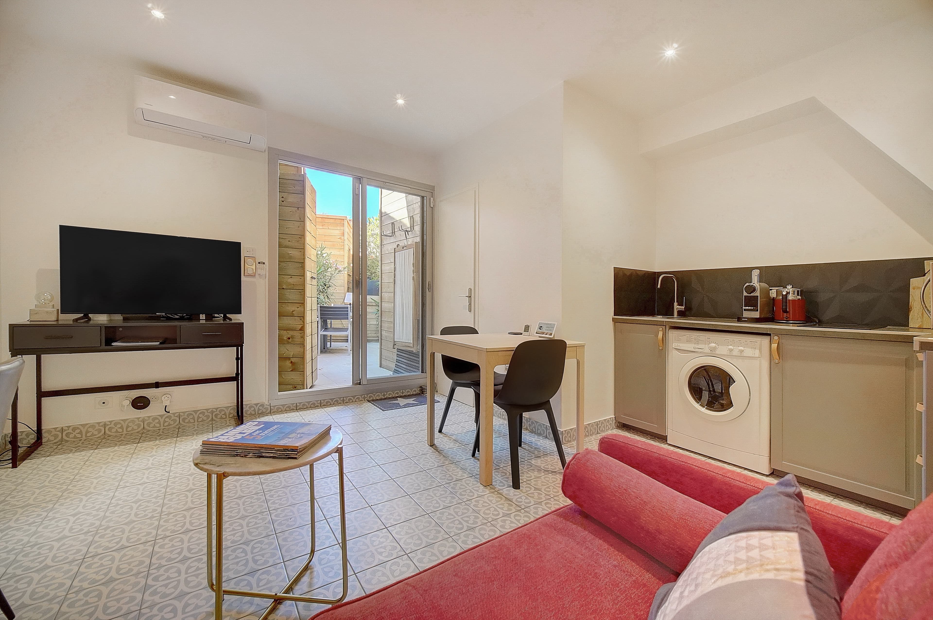 ideal investisseur studio au coeur de CANNES - Photo 4