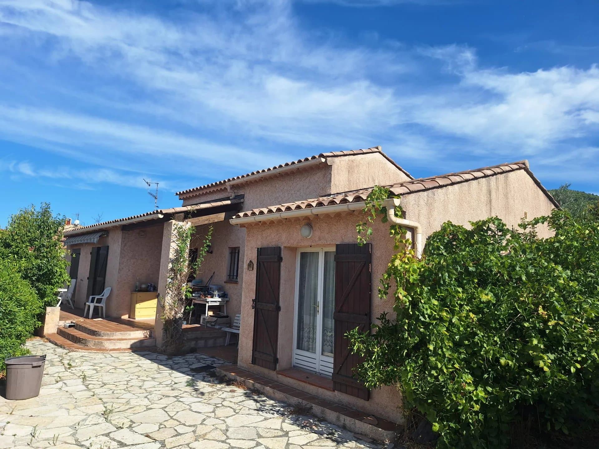 DRAGUIGNAN - Villa 3 chambres sur 1008 m² de terrain à rénover
