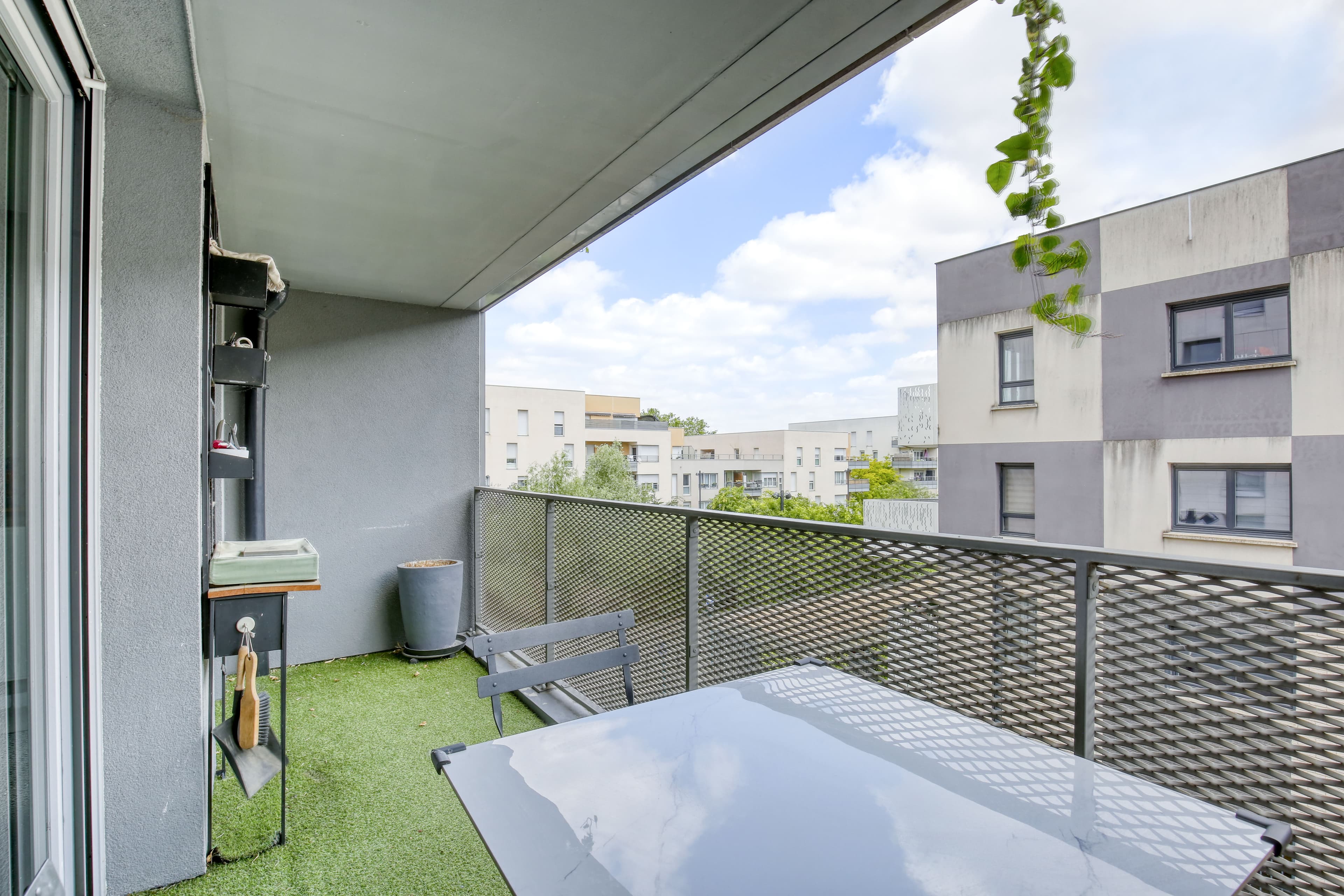 3 pièces avec balcon et parking proche du RER D - Photo 5