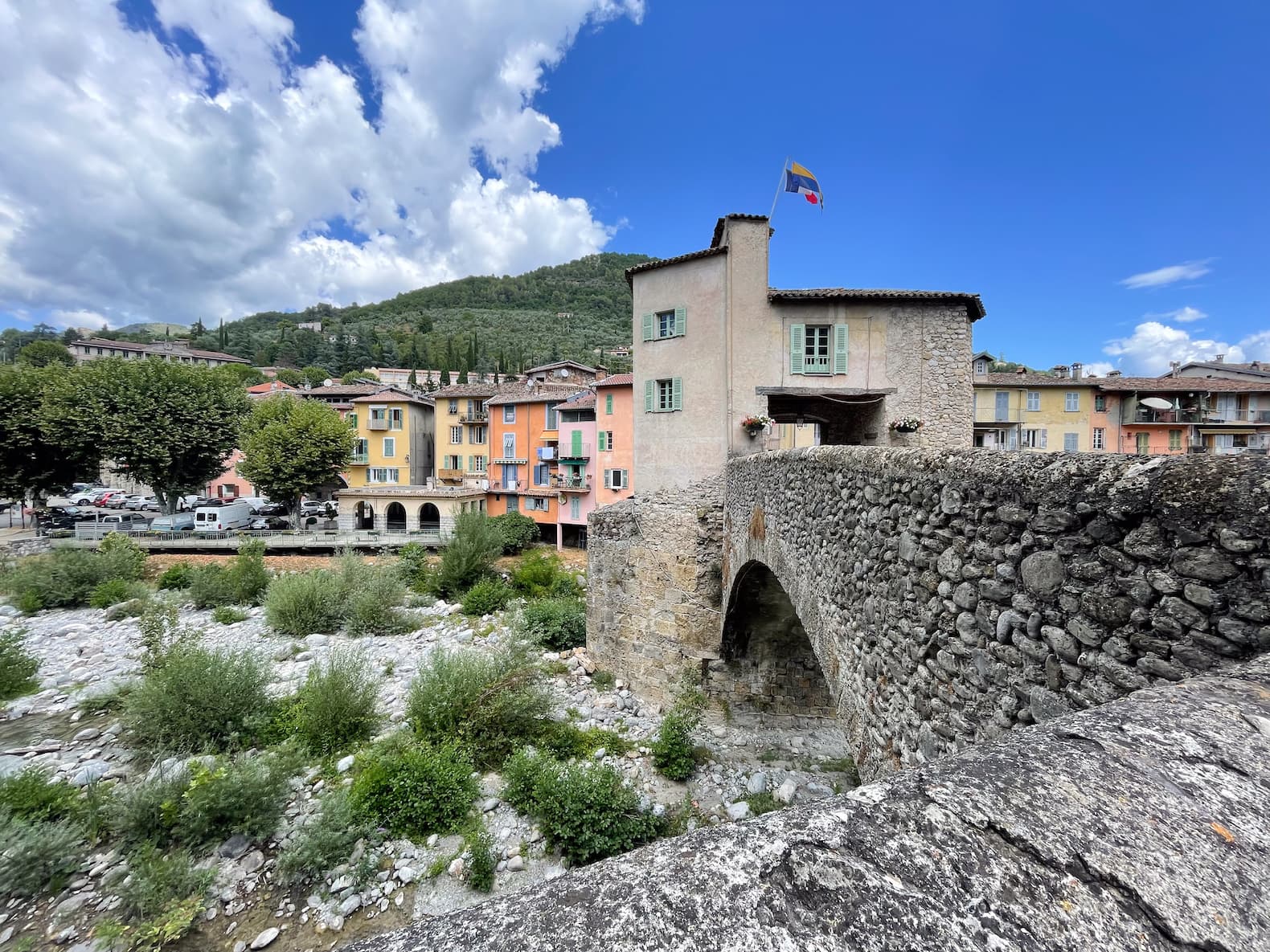 Sospel, à vendre, charmant et spacieux appartement. - Photo 10