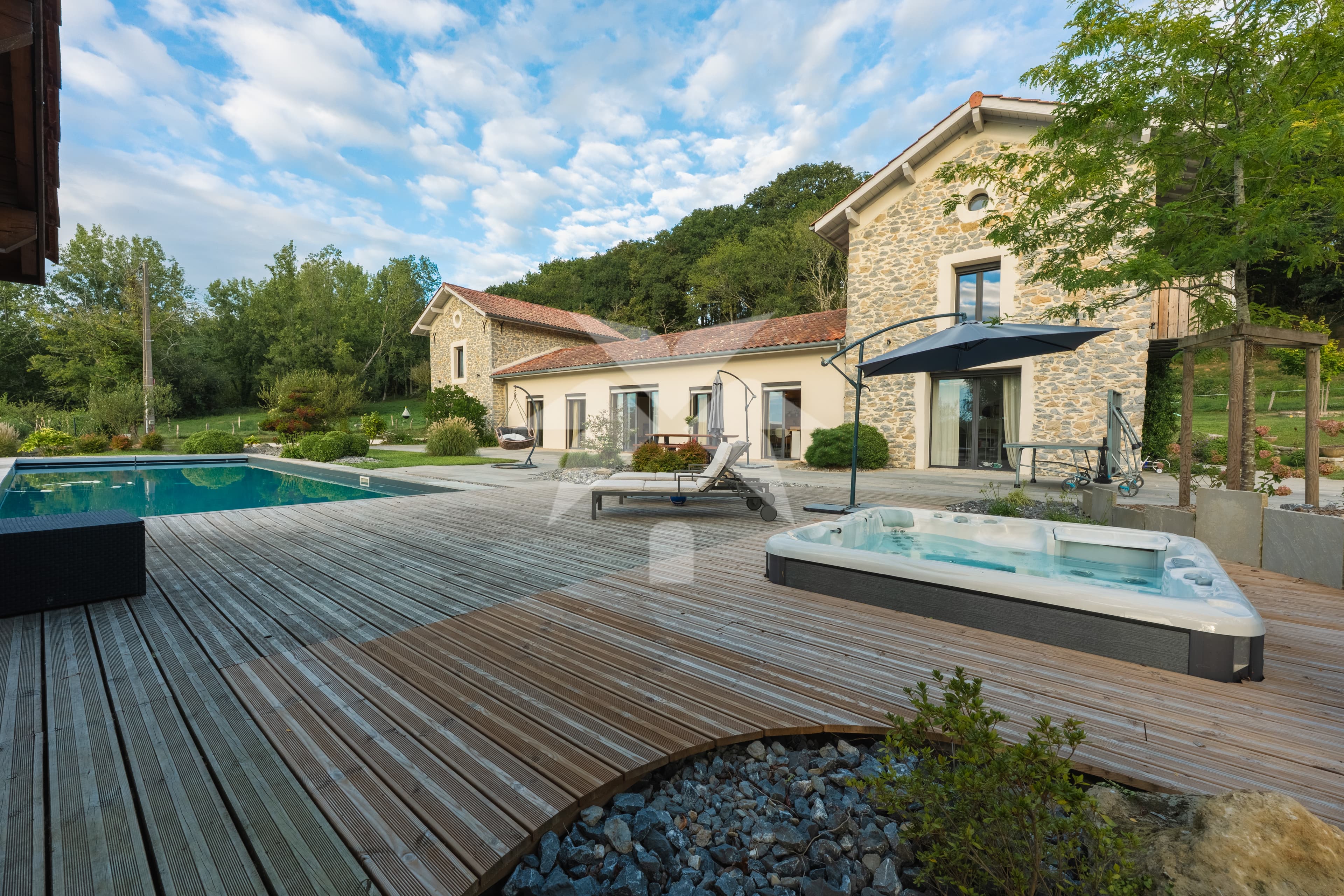 Aux portes du marais d'Orx - un domaine de deux maisons