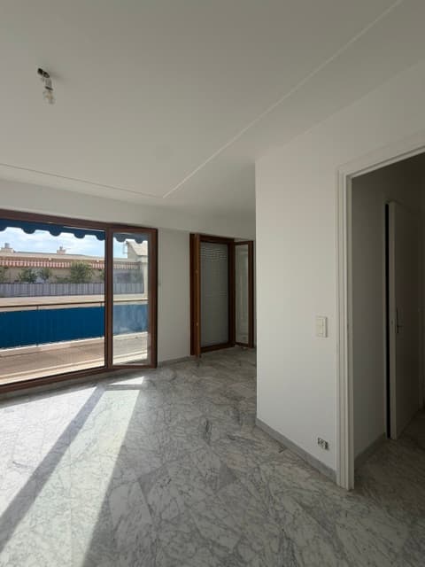 LOCATION VIDE - STUDIO NEUF - Photo 3