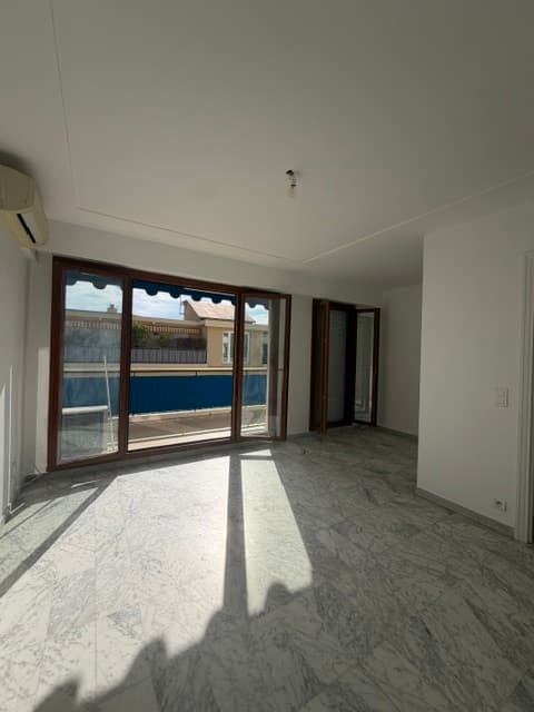 LOCATION VIDE - STUDIO NEUF - Photo 2