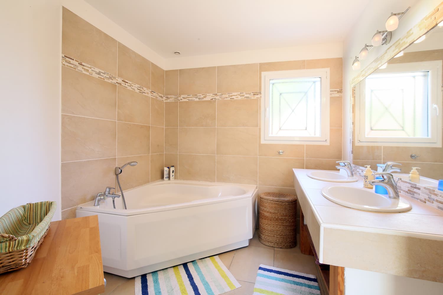 Villa contemporaine de 190 m2 avec piscine à vendre - Photo 7