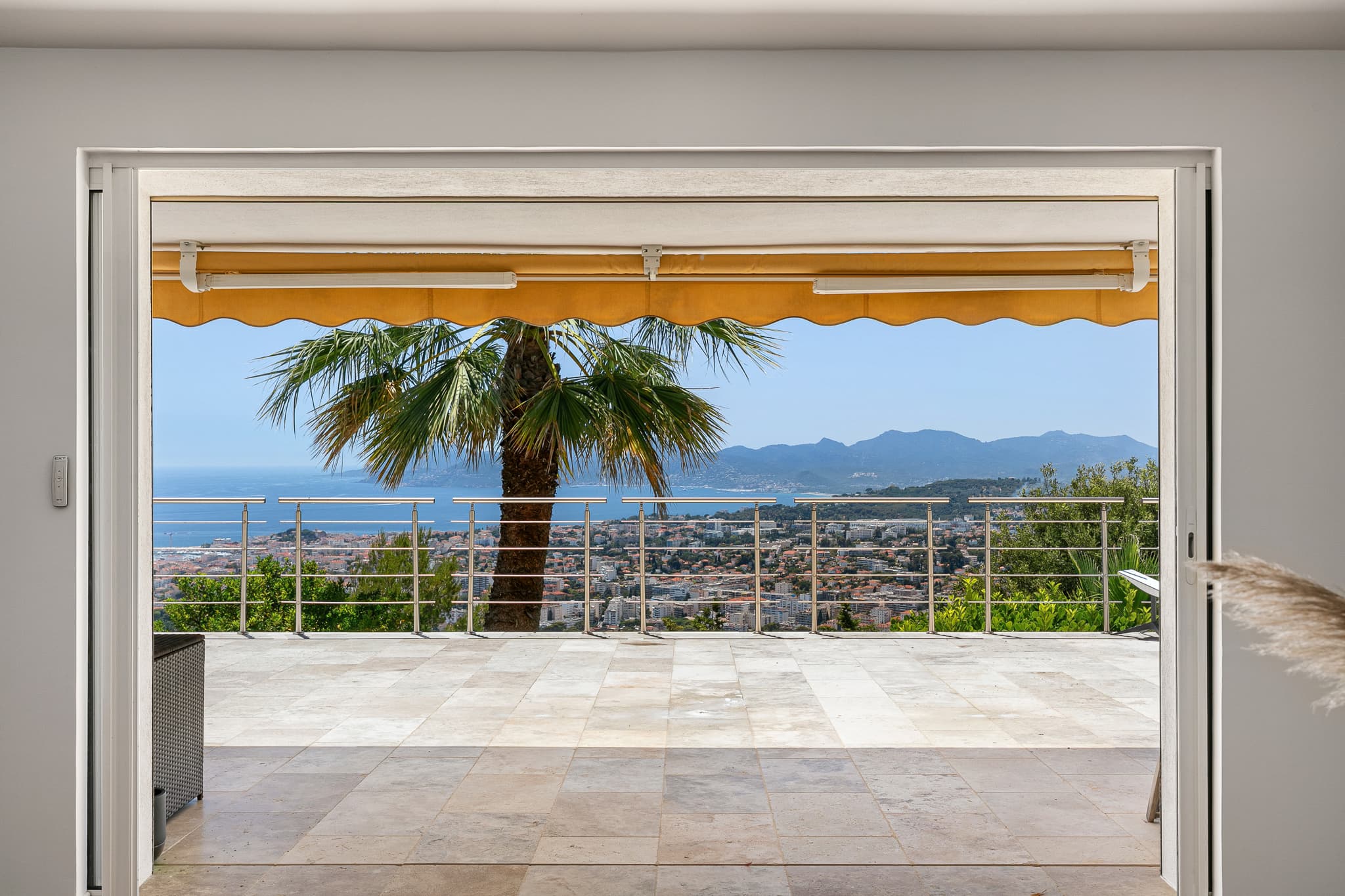 Magnifique villa provençale avec permis de construire purgé - Photo 5