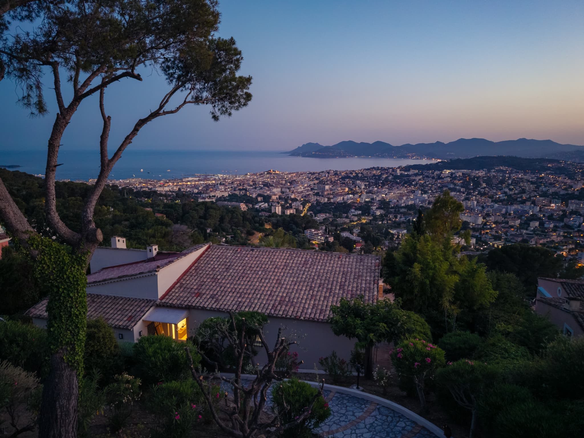 Magnifique villa provençale avec permis de construire purgé
