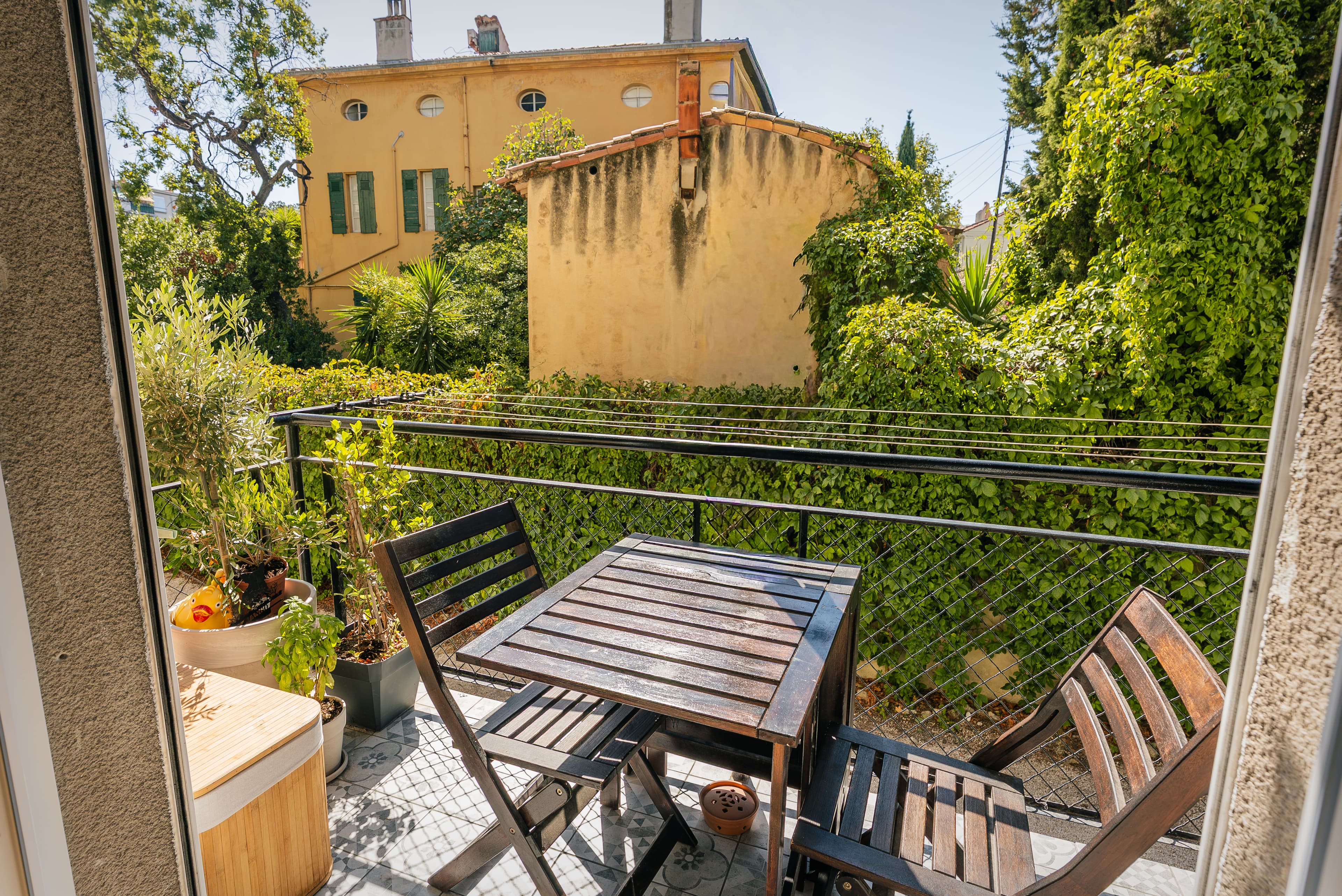 BALCON PLEIN SUD - SANS VIS-À-VIS -PLACE SAINT-EUGÈNE T3 - 62m2