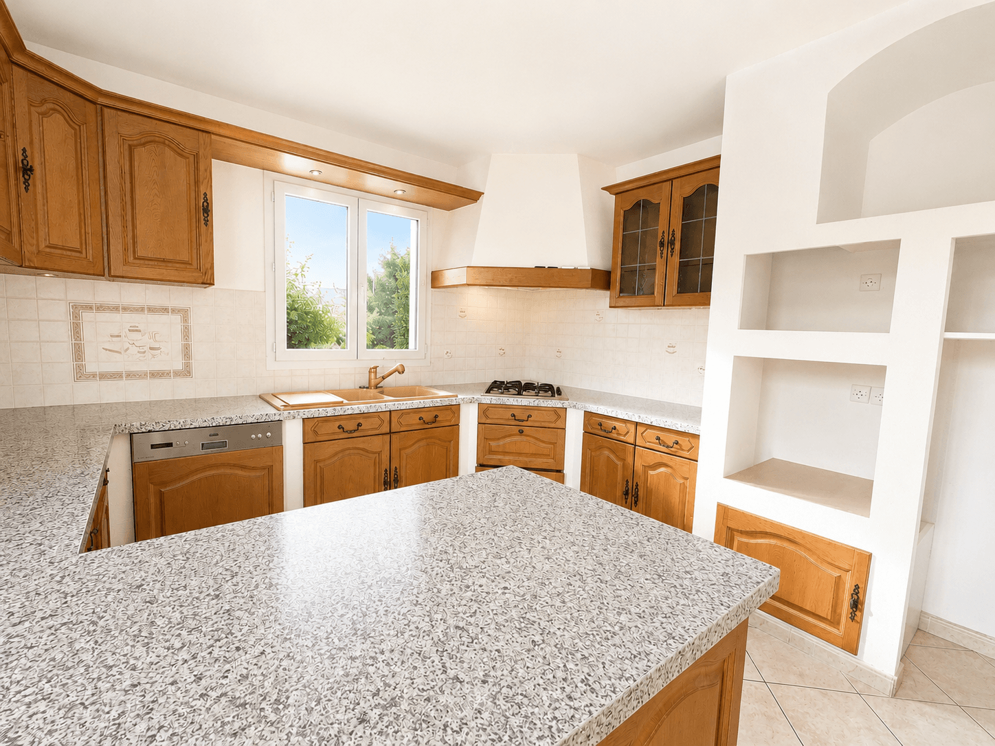 Belle maison de 145 m² avec piscine, garage et terrain - Photo 4