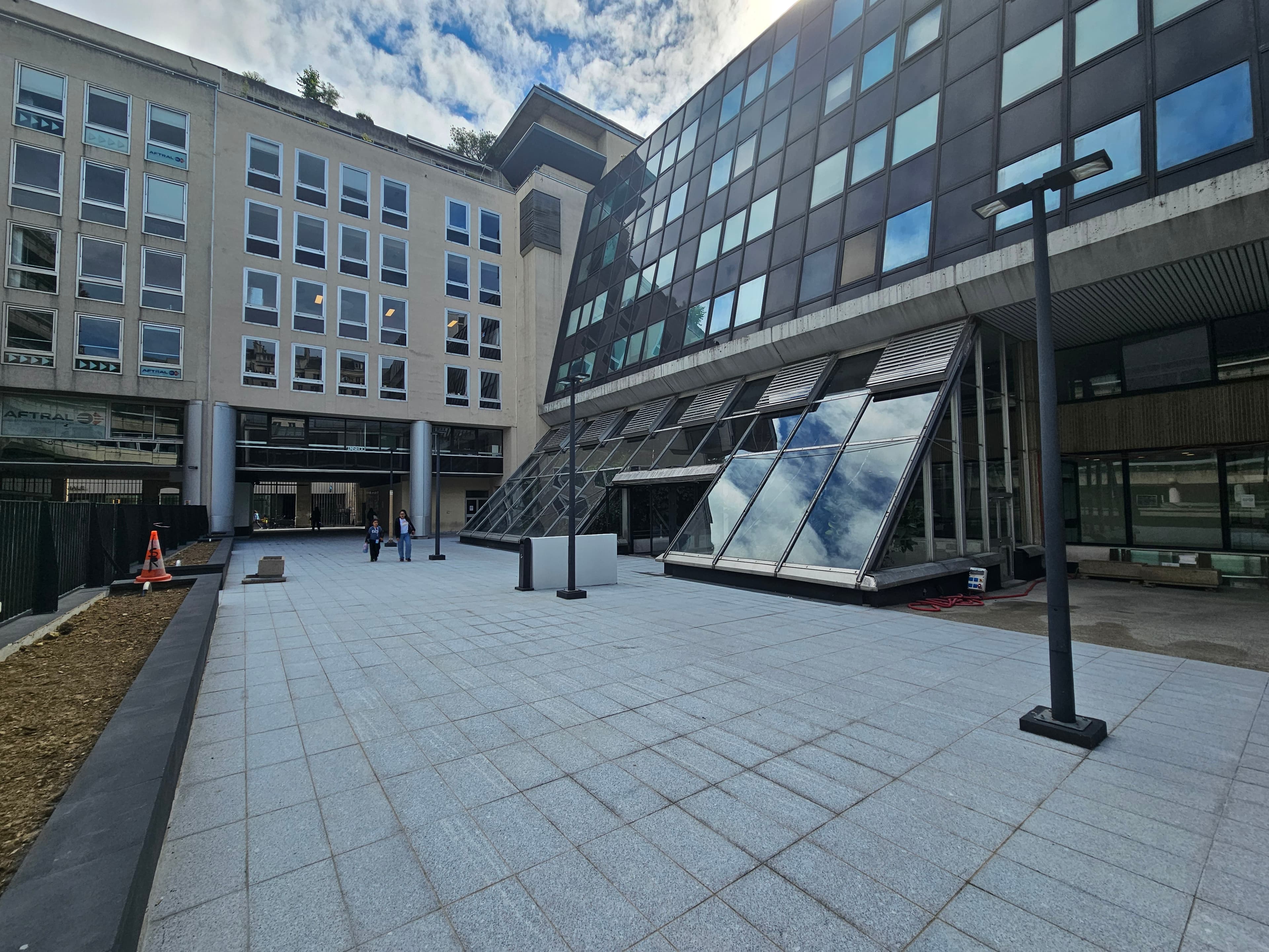 Bureaux 170 m² = 75 m² + 95 m² au 32 rue de Paradis 75010 Paris - Photo 3