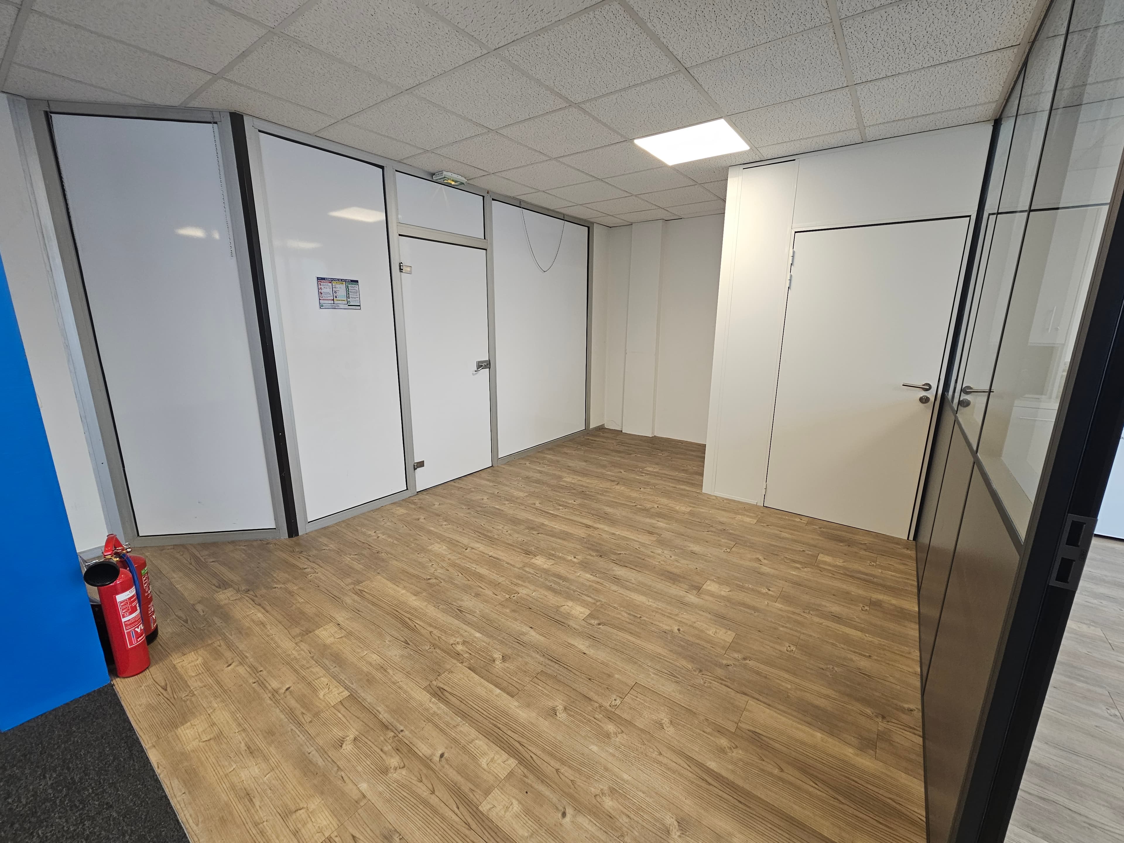 Bureaux 170 m² = 75 m² + 95 m² au 32 rue de Paradis 75010 Paris - Photo 4