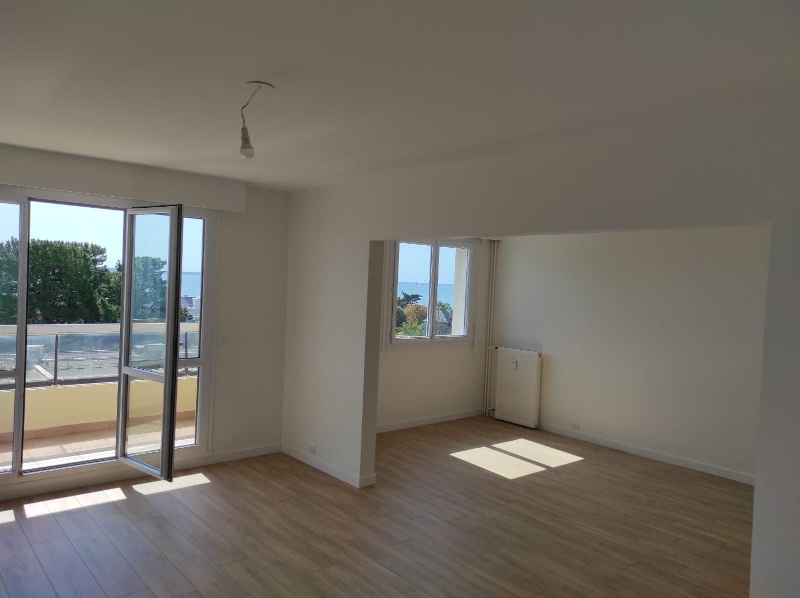 Vue mer panoramique sur l'estuaire - Rare T4 rénové Kerlédé - Photo 4