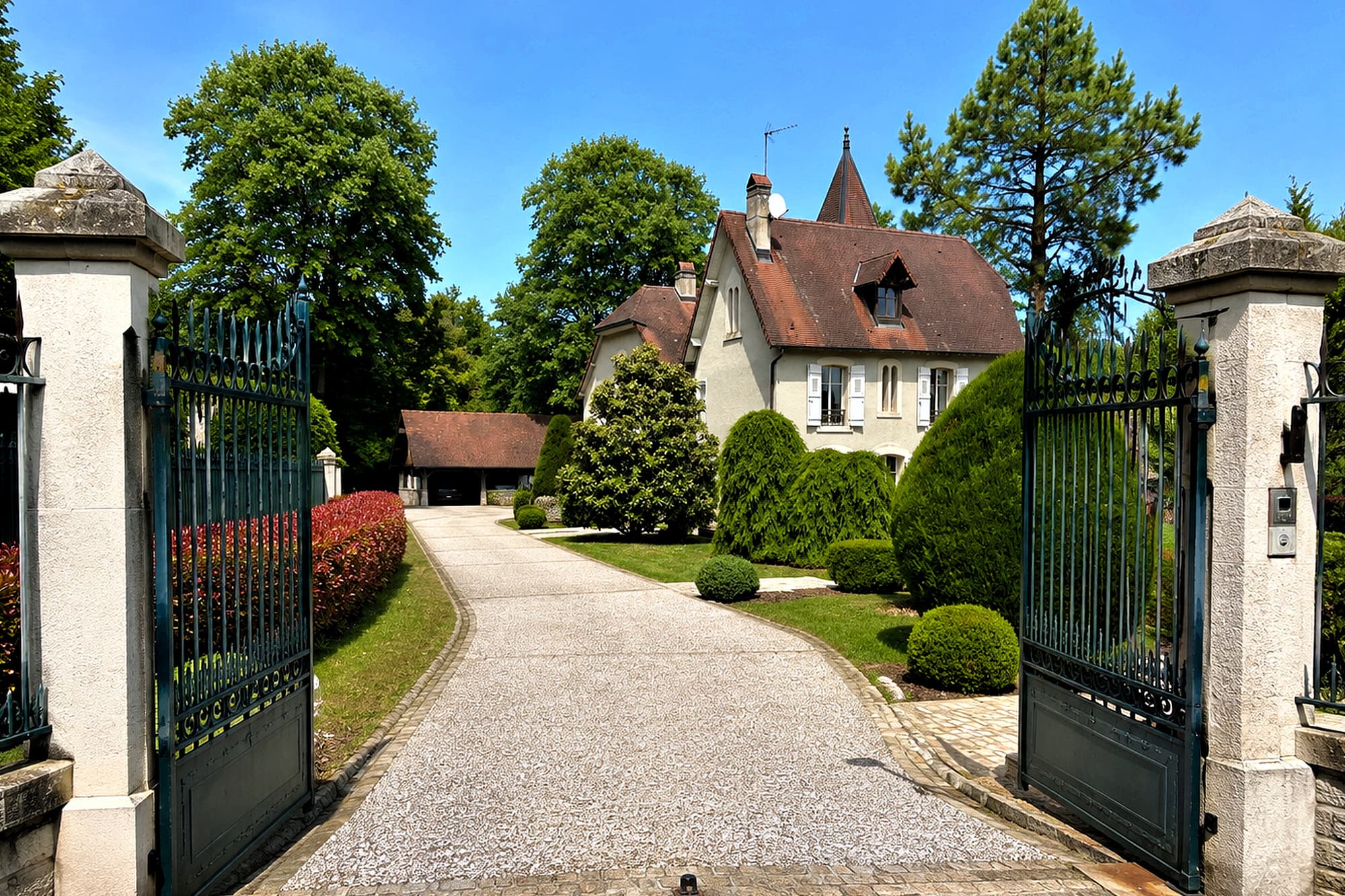 Demeure de caractère avec parc paysager et piscine . Geneuille. - Photo 2