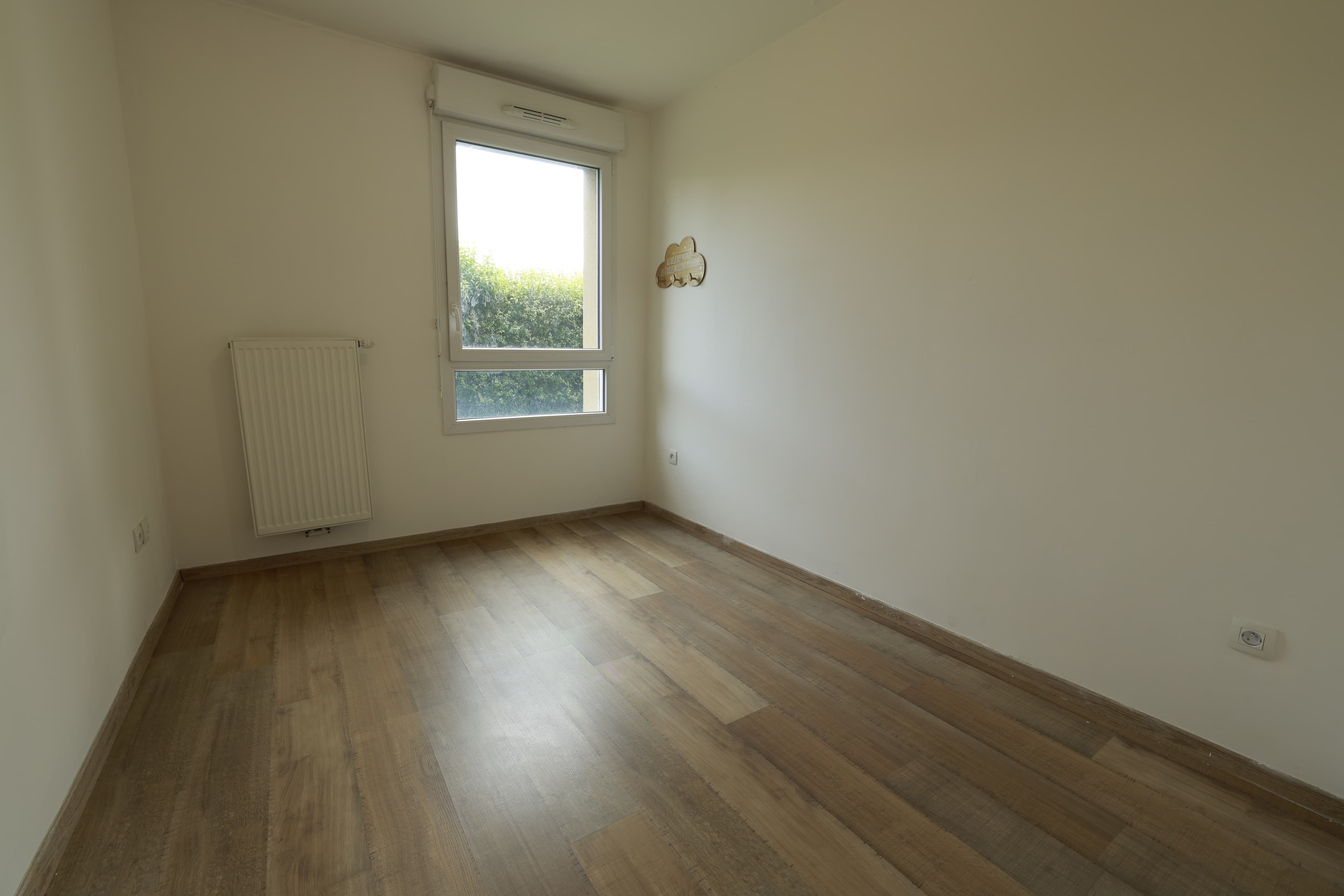 T3 avec jardin privatif de 60m², terrasse, parking privé - Photo 4