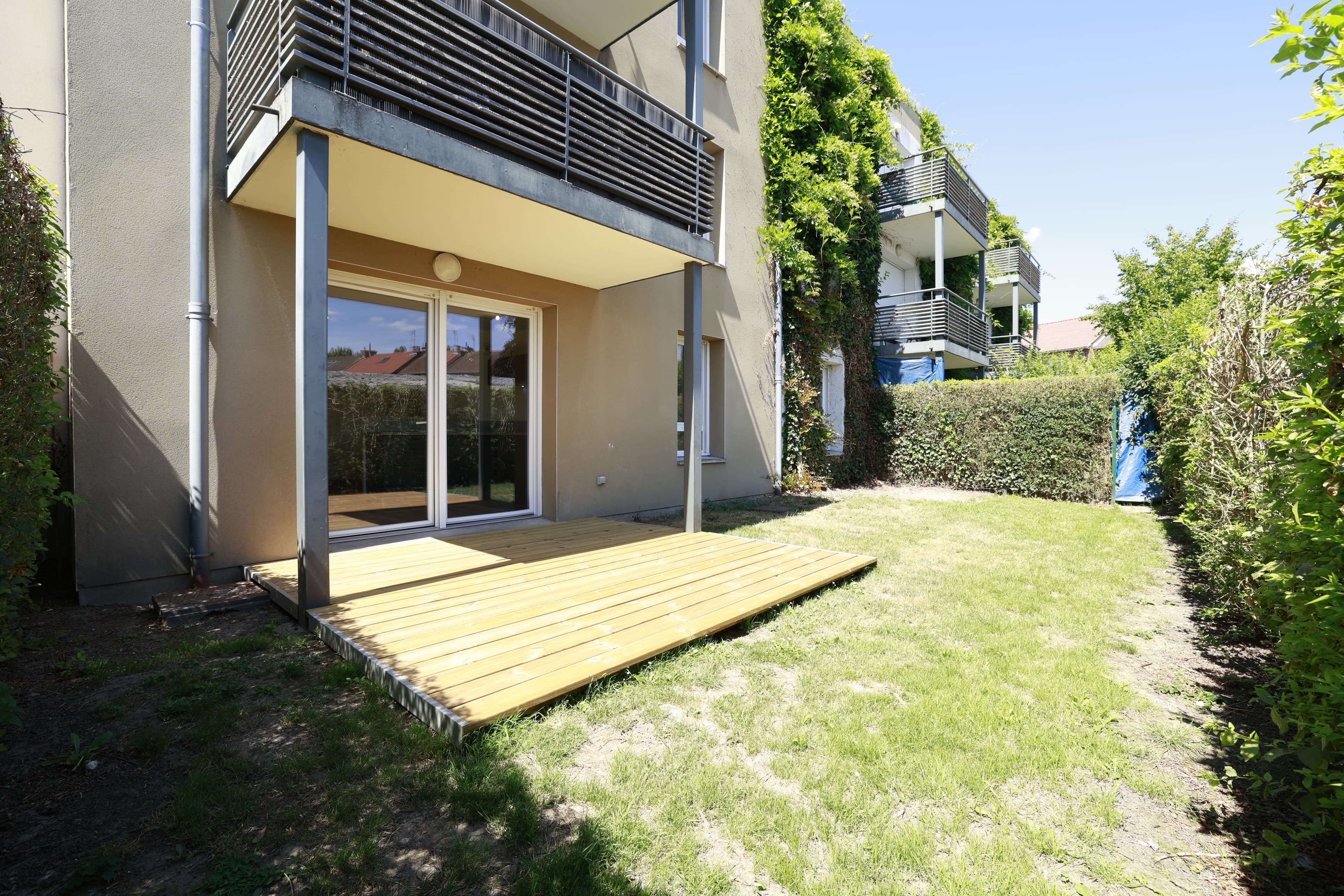 T3 avec jardin privatif de 60m², terrasse, parking privé