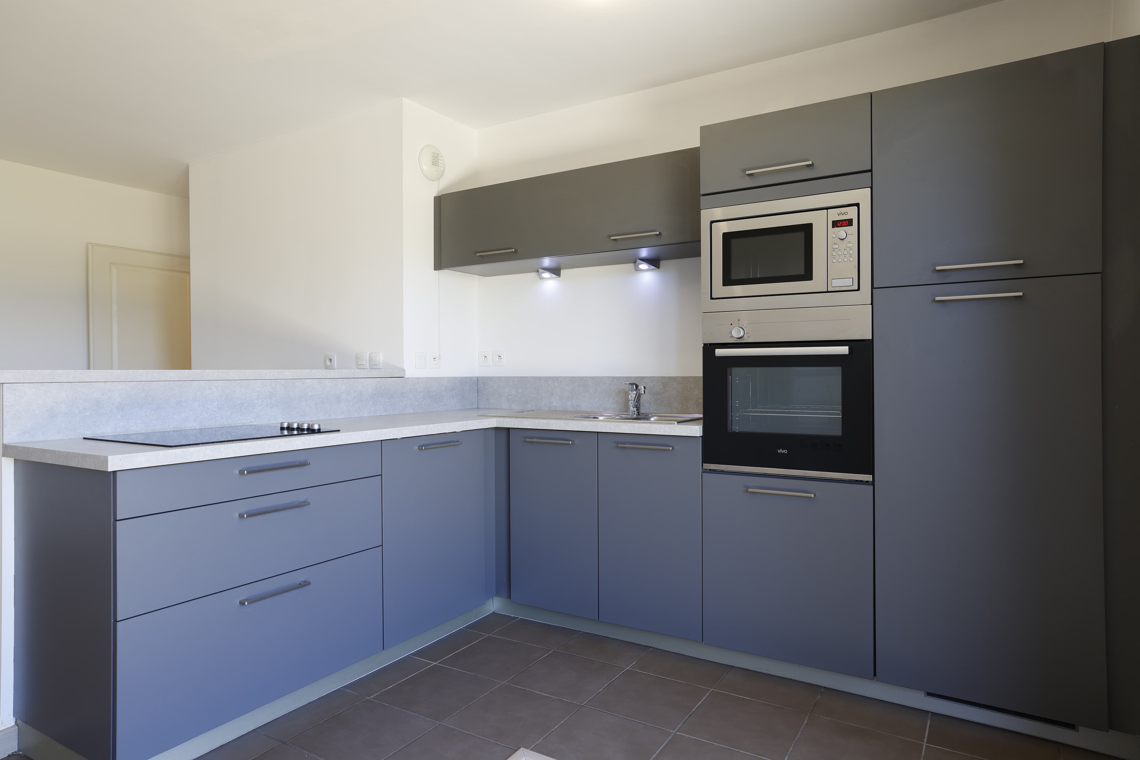 T3 avec jardin privatif de 60m², terrasse, parking privé - Photo 3
