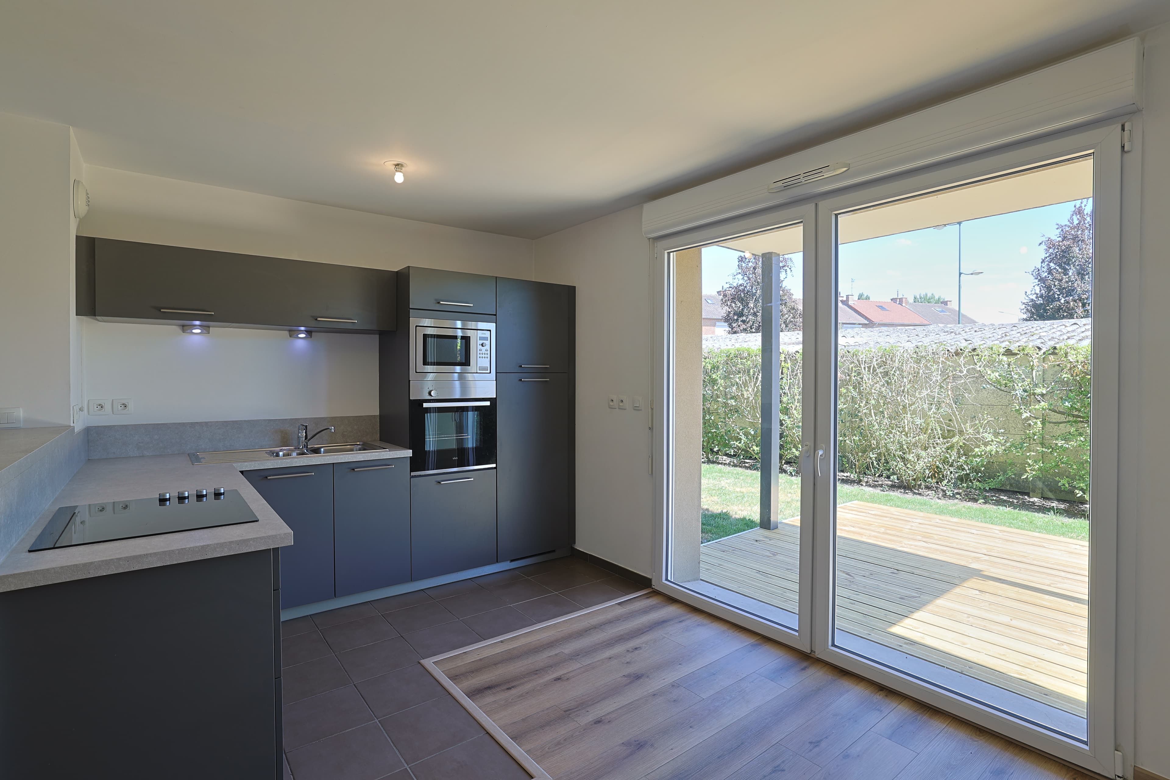 T3 avec jardin privatif de 60m², terrasse, parking privé - Photo 7