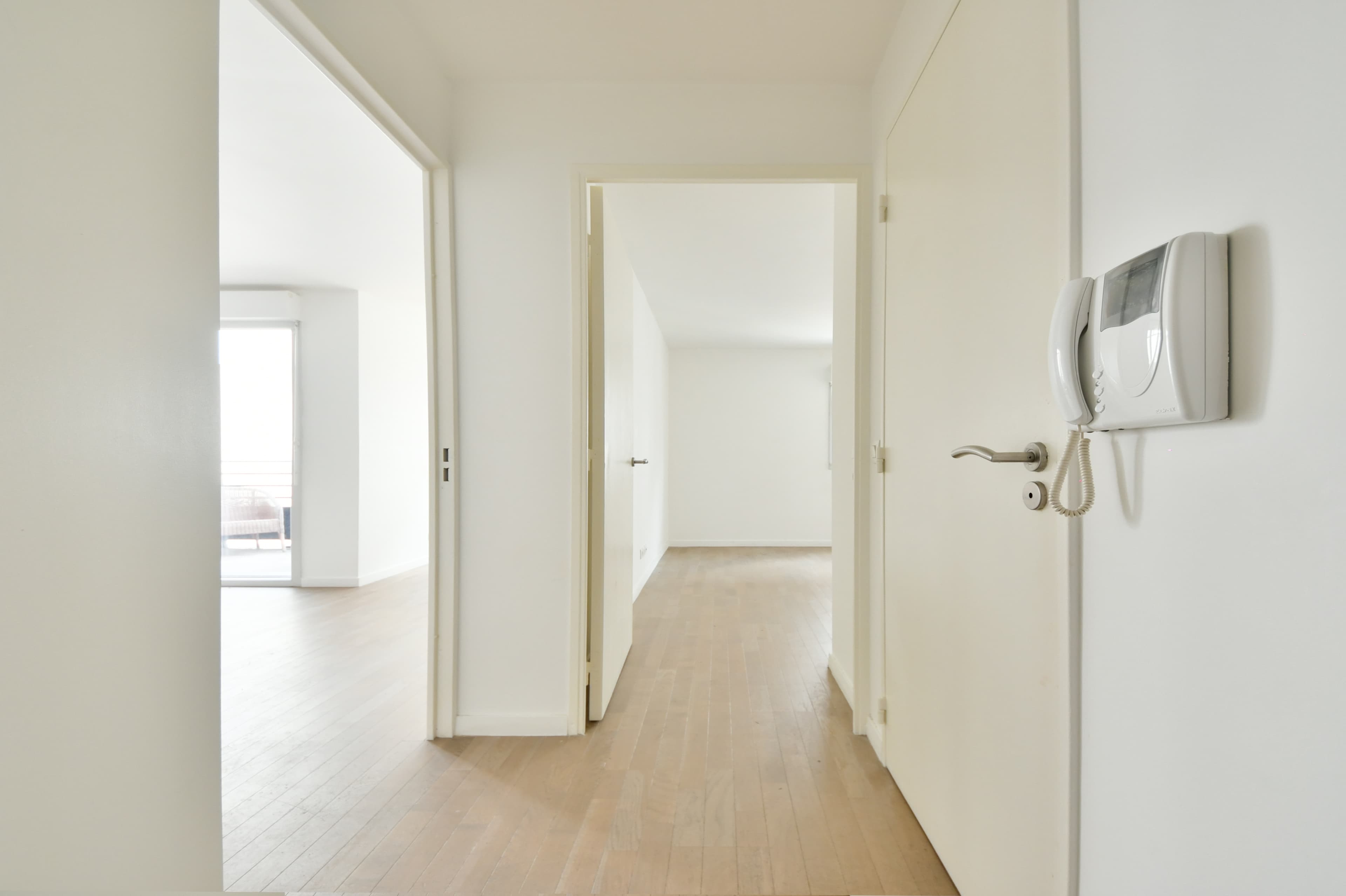 Appartement 2 Pieces avec terrasse à moins de 2 minutes du métro - Photo 2