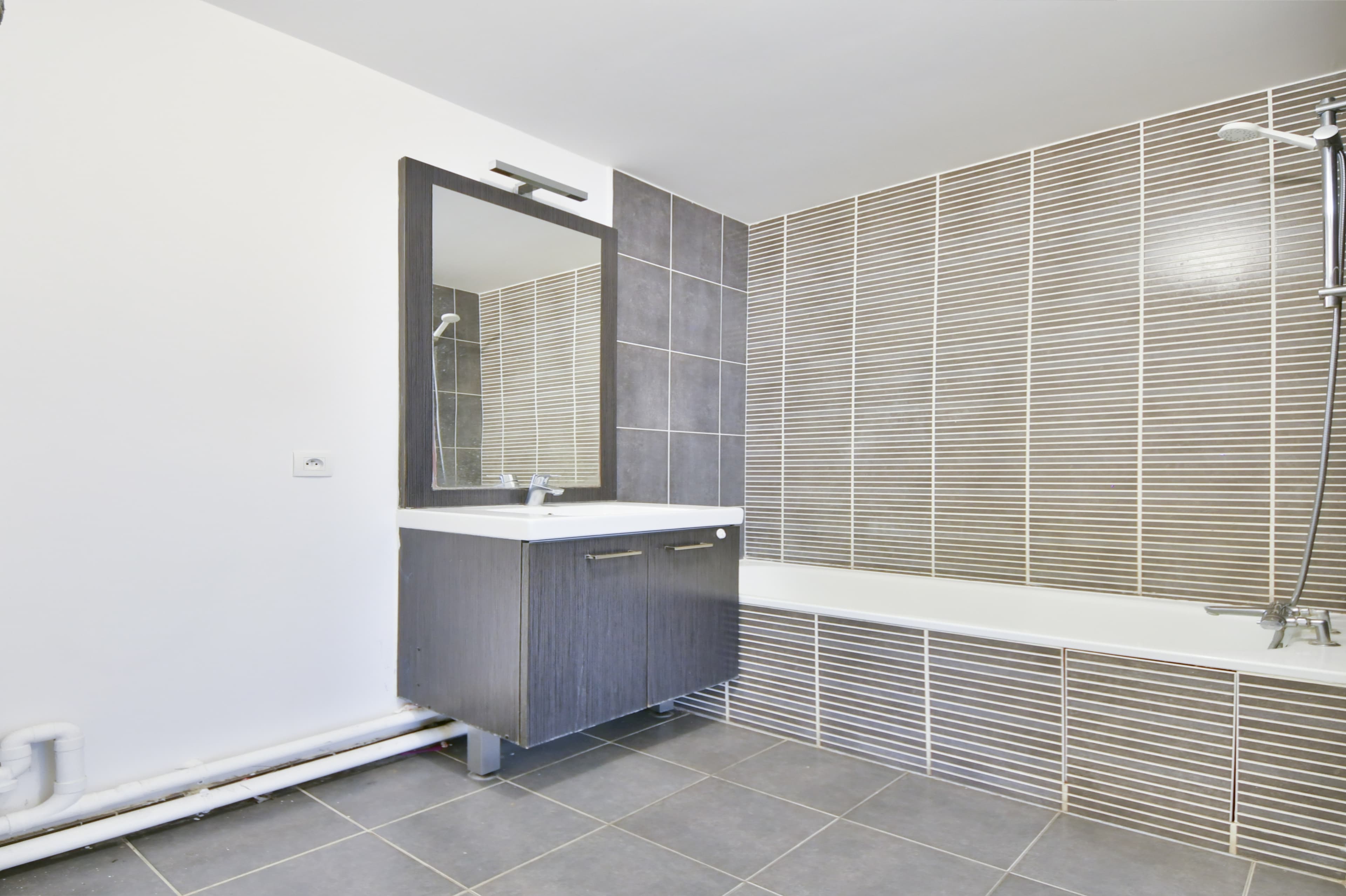 Appartement 2 Pieces avec terrasse à moins de 2 minutes du métro - Photo 4